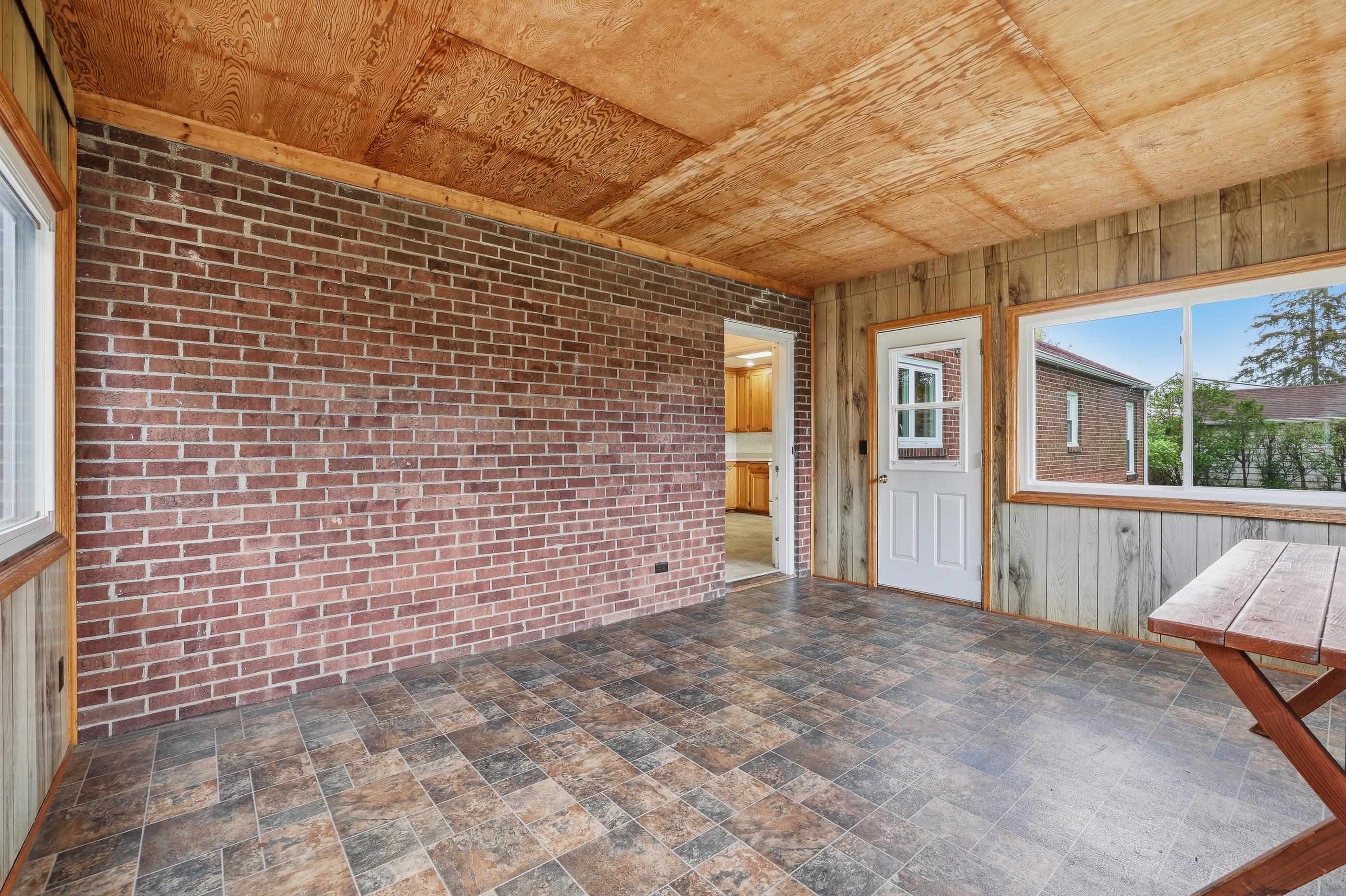 2409 Simonis Street Property Photo 29