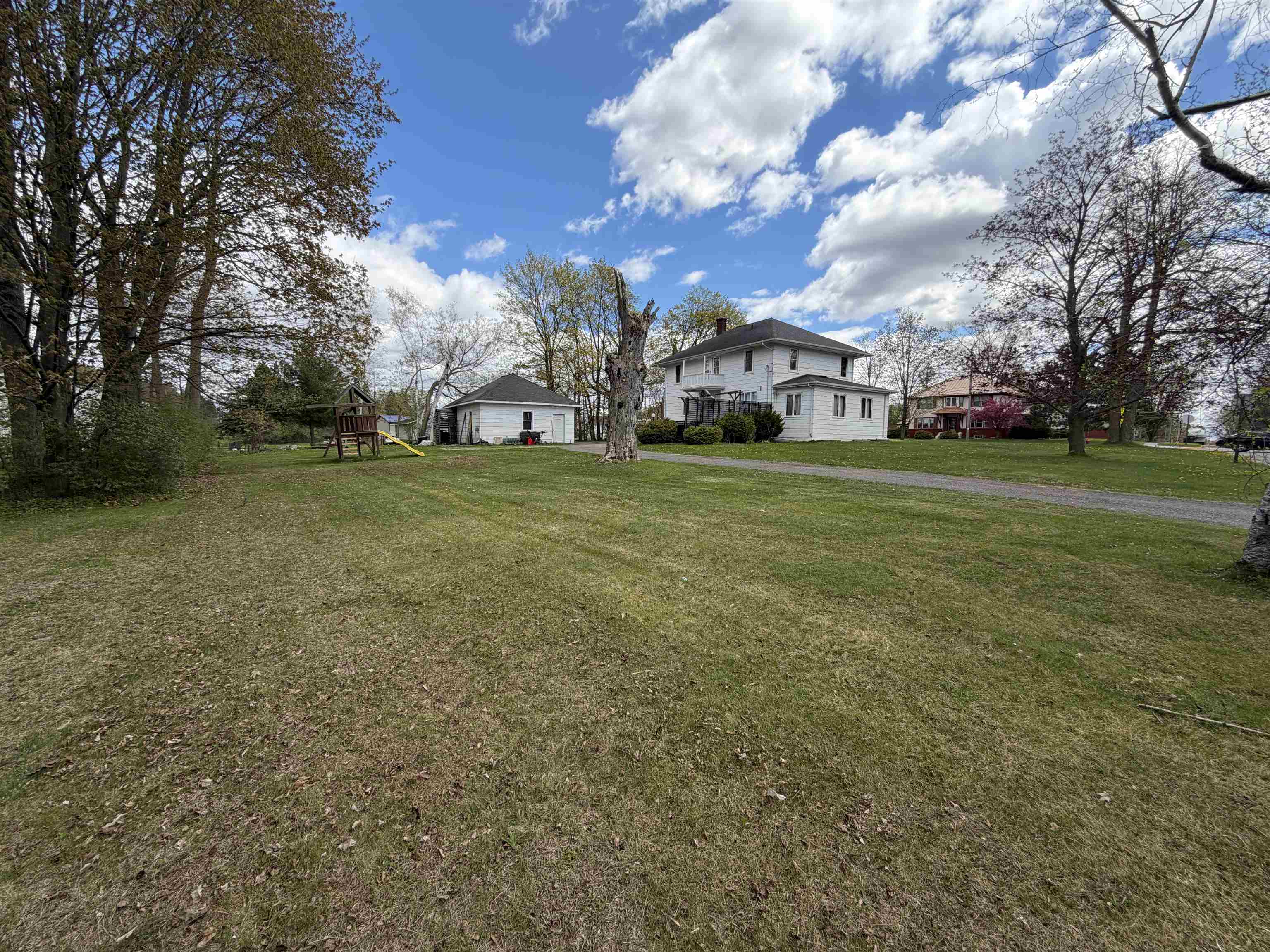 405 E Broadway Avenue Property Photo 5