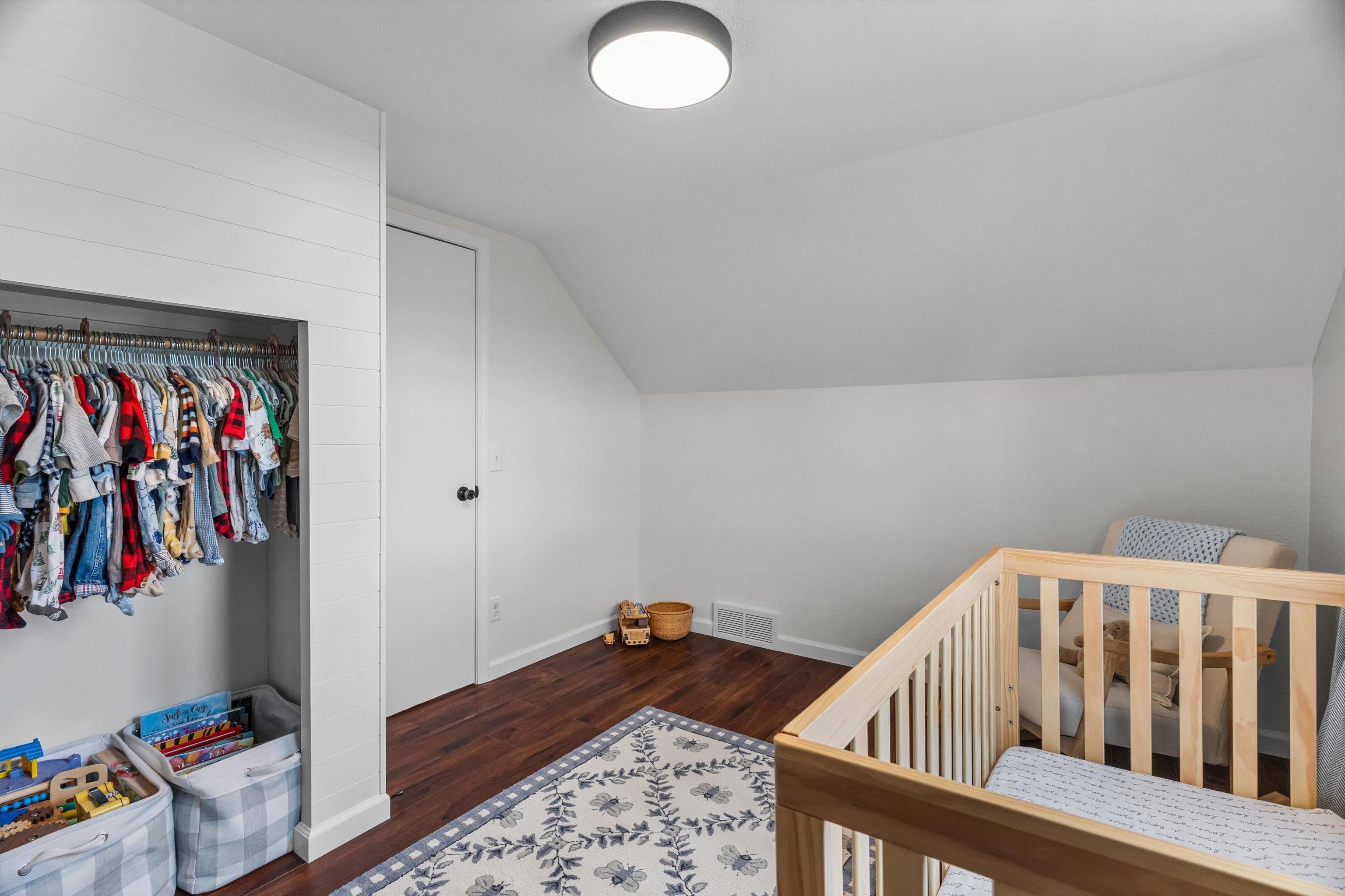 806 E Doege Street Property Photo 18