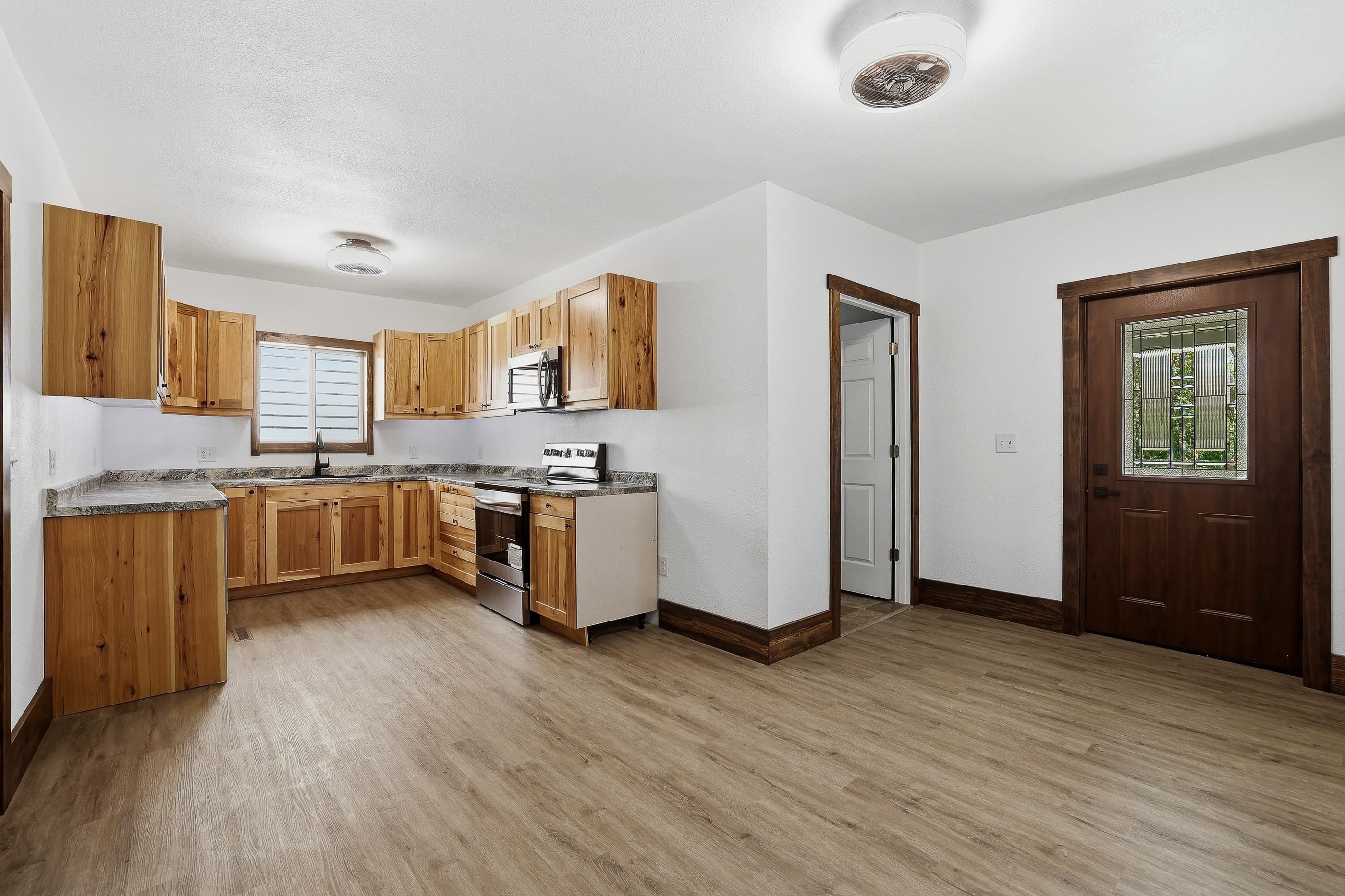 310 N Maple Avenue Property Photo 7