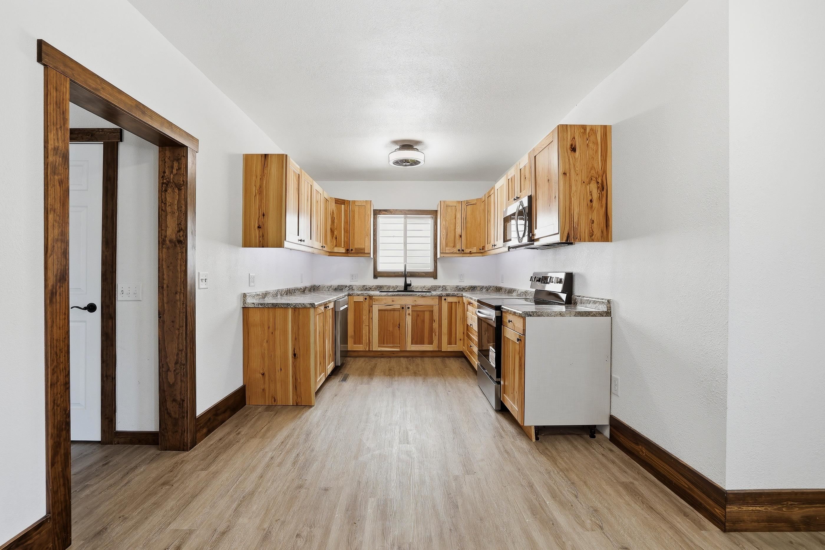 310 N Maple Avenue Property Photo 8