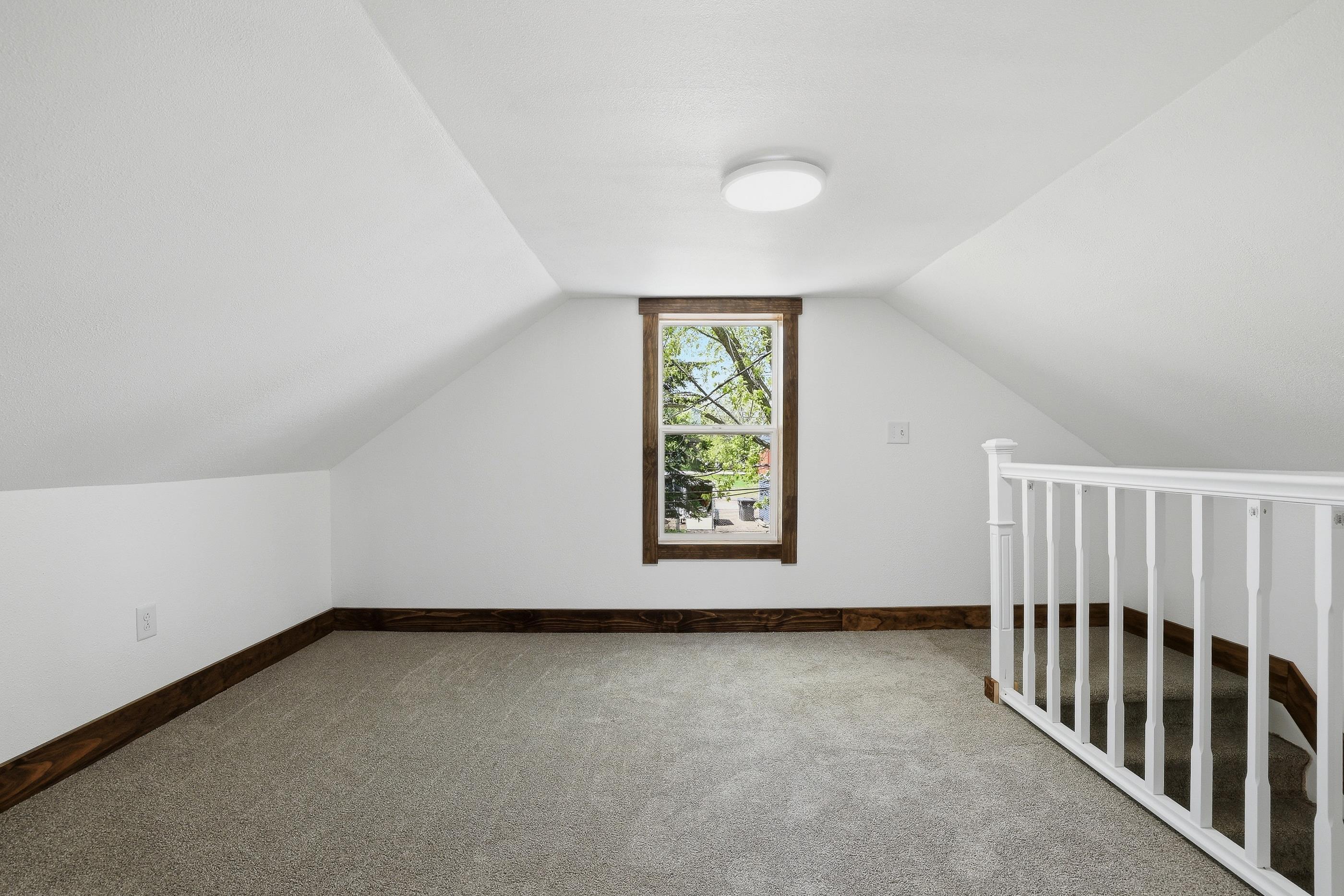 310 N Maple Avenue Property Photo 32