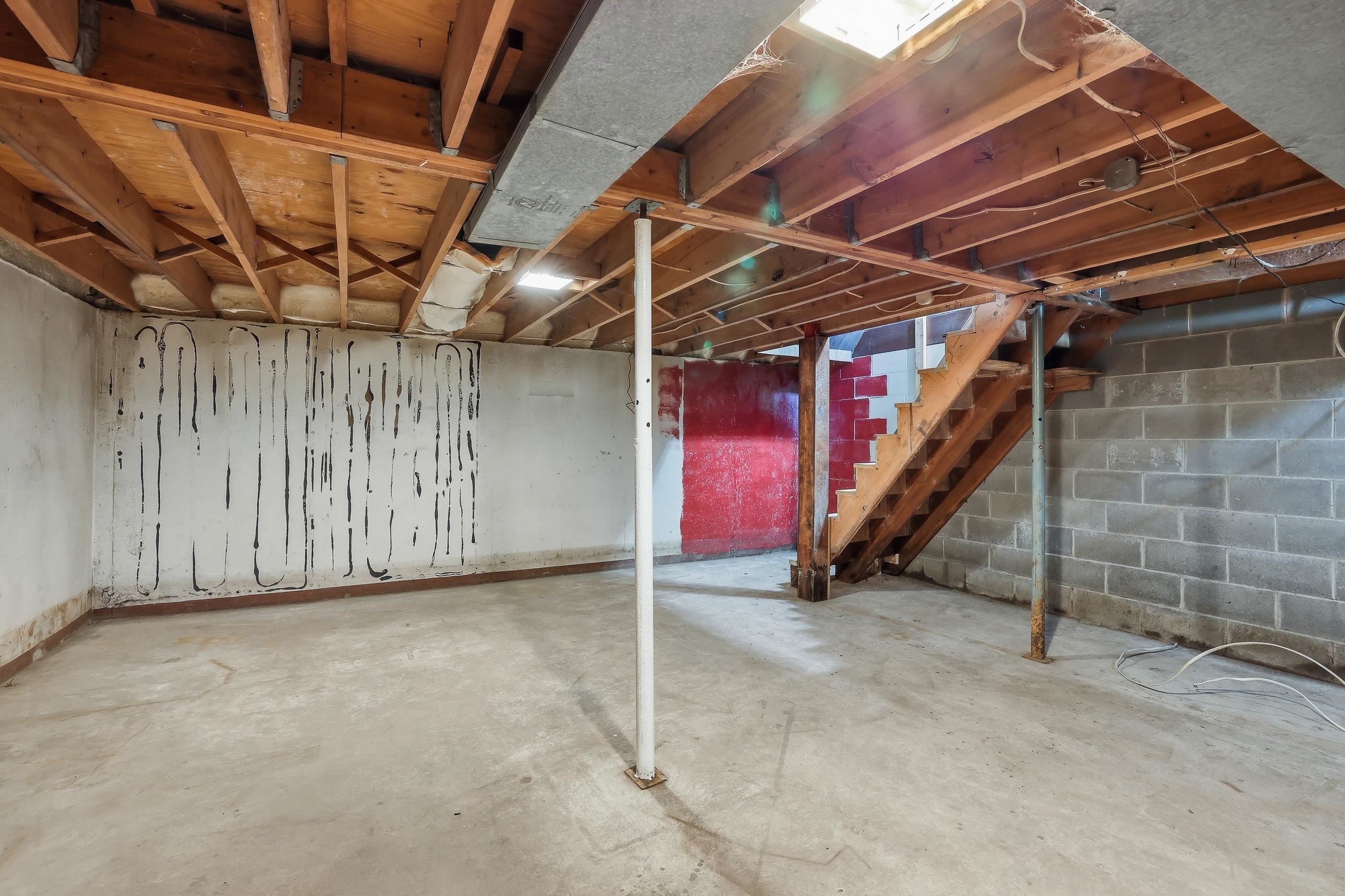 310 N Maple Avenue Property Photo 37