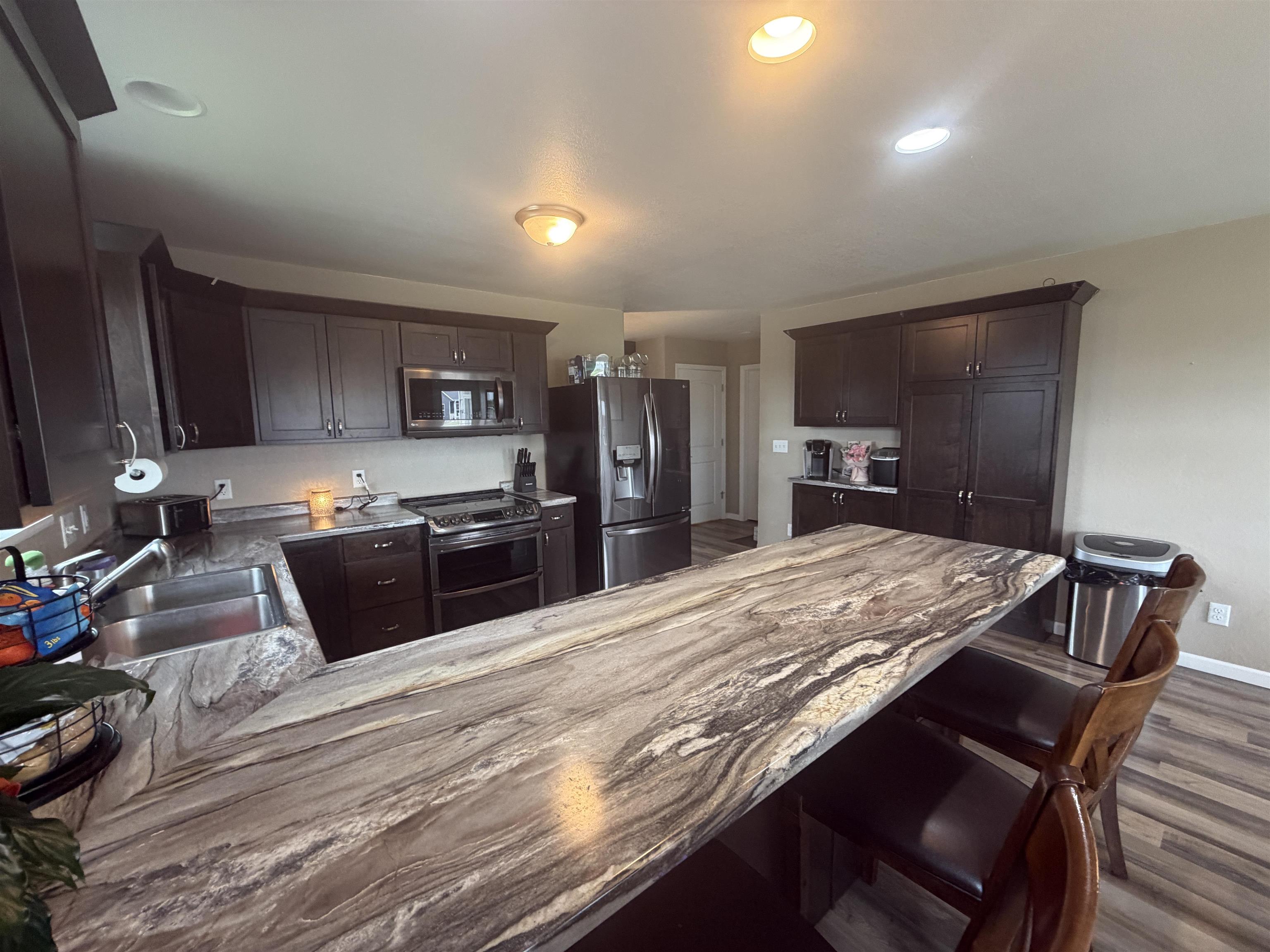 901 Waterside Street Property Photo 1
