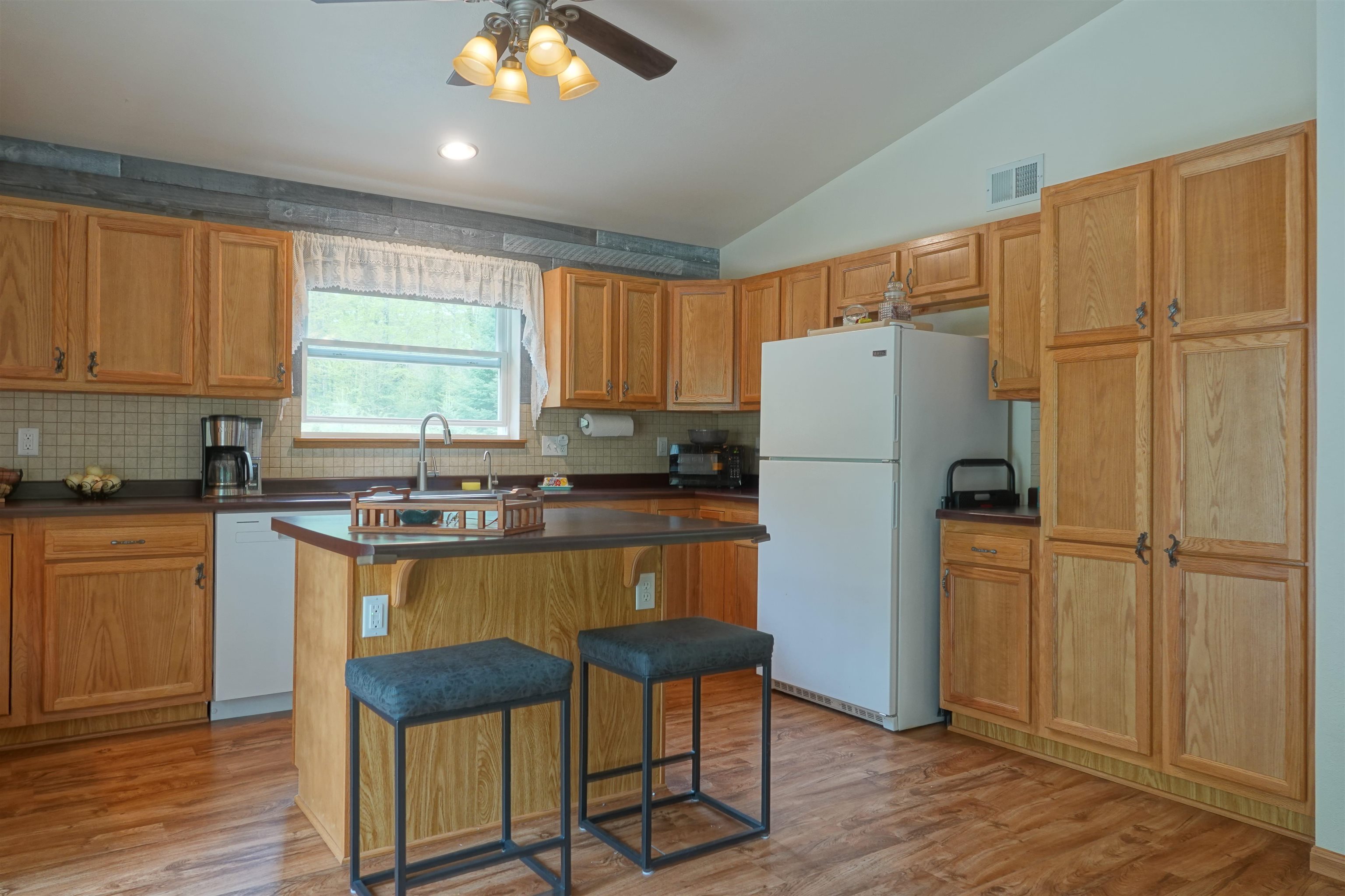 N221 Lamer Drive Property Photo 6