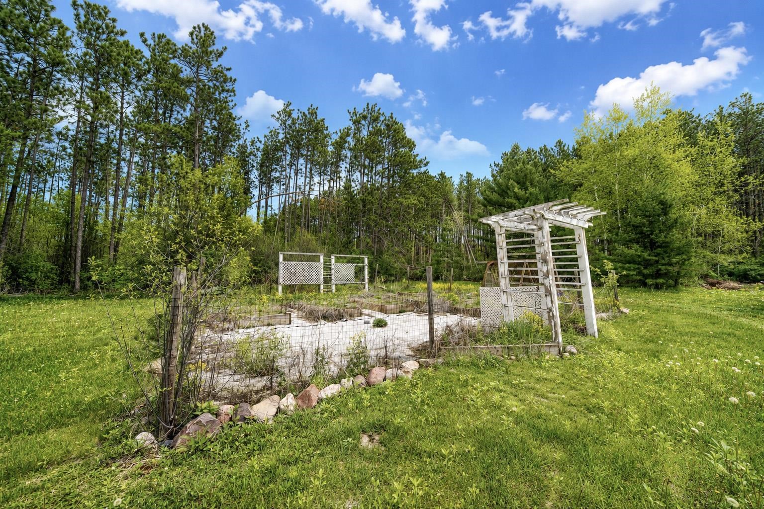 N768 Center Road Property Photo 4