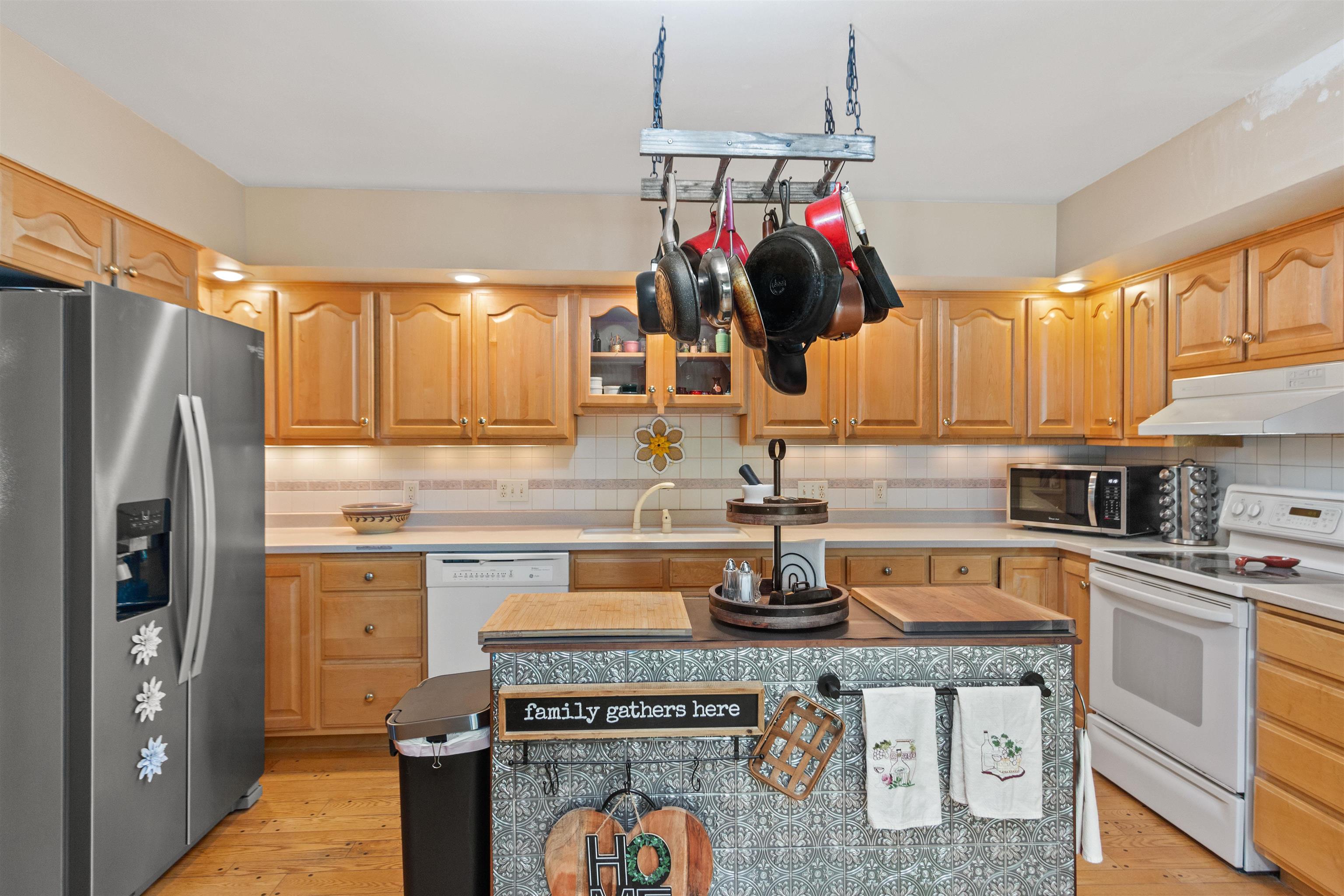 1670 Spring Hill Lane Property Photo 12