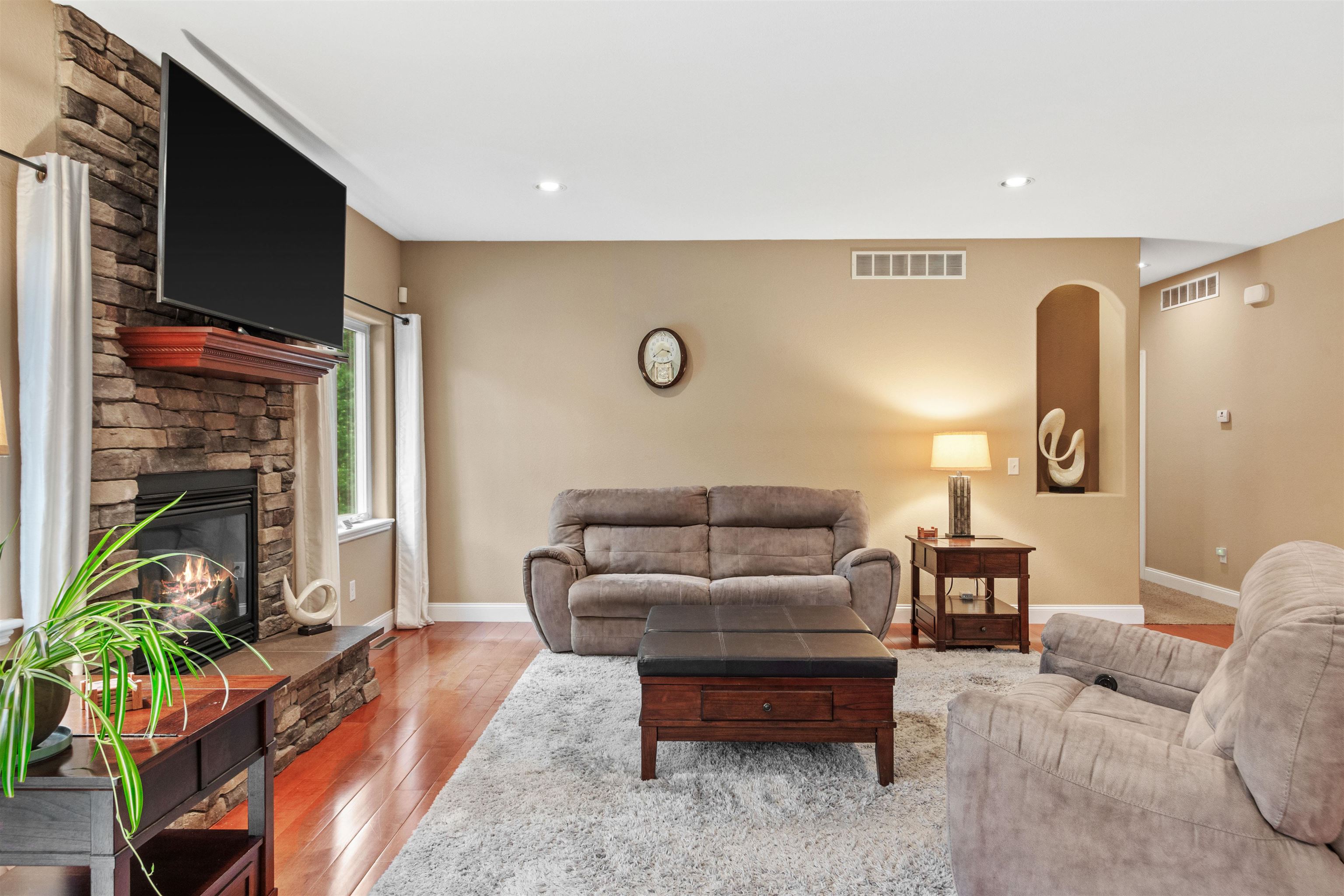 5111 Prairie Ridge Drive Property Photo 10