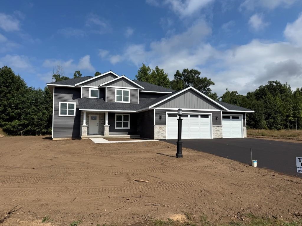 570 Amberwood Way Property Photo 1