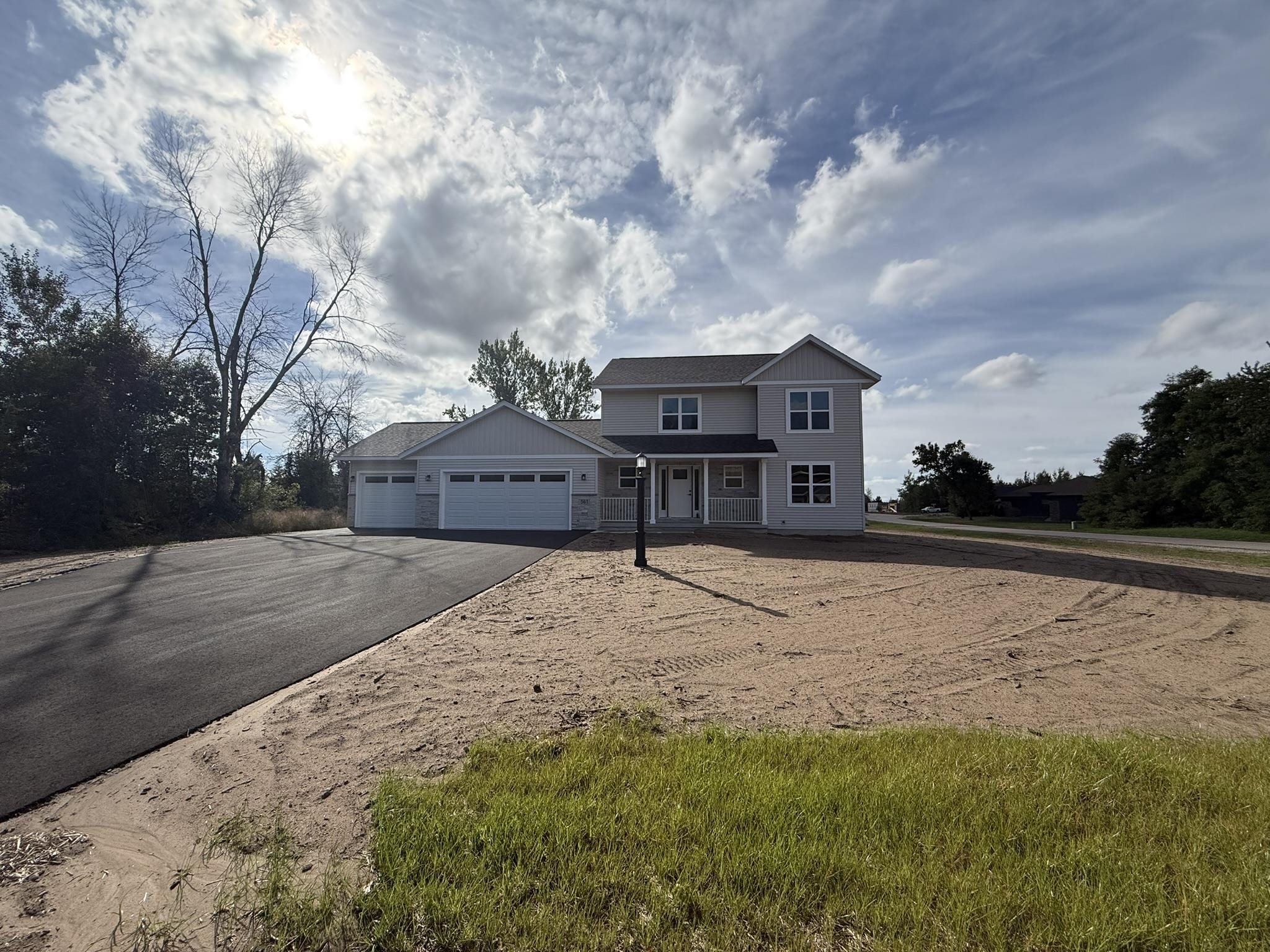 561 Amberwood Way Property Photo 1