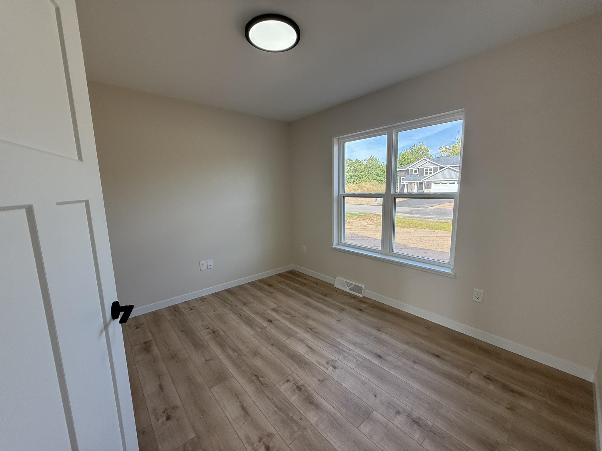 561 Amberwood Way Property Photo 9