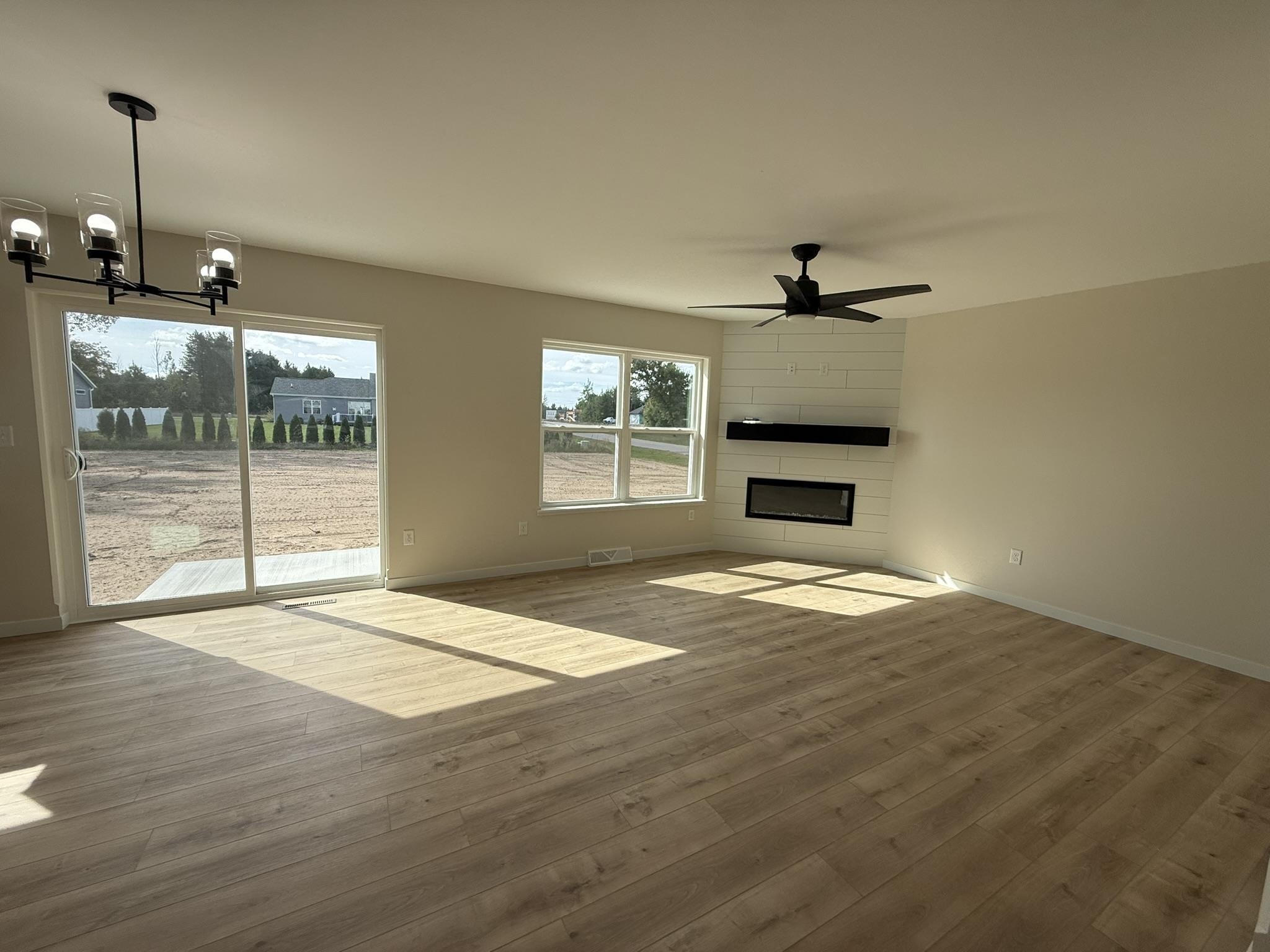 561 Amberwood Way Property Photo 11