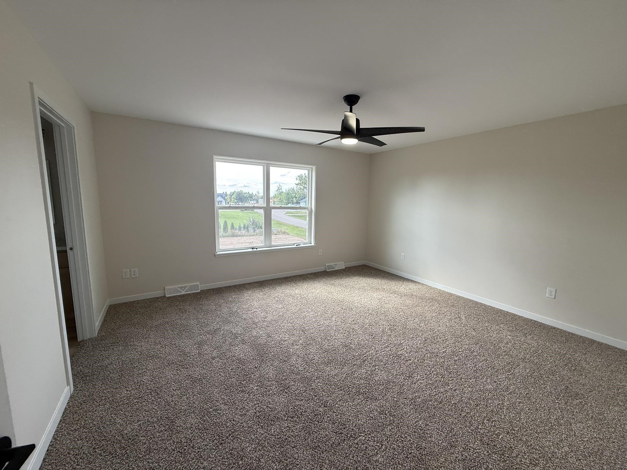 561 Amberwood Way Property Photo 19