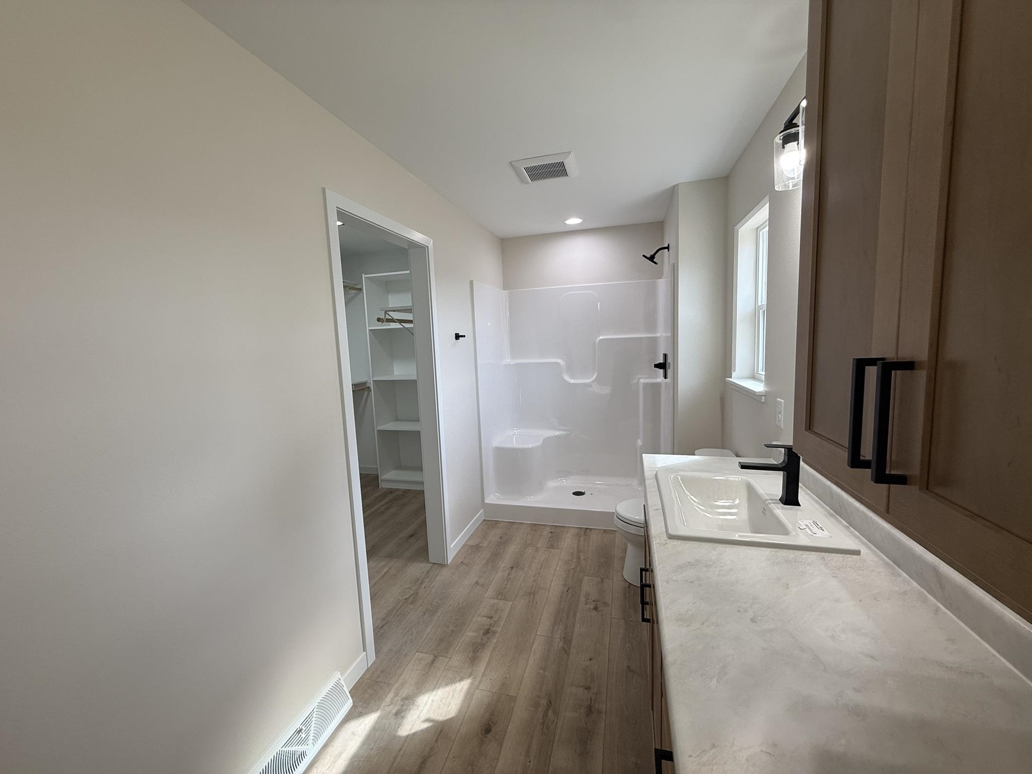 561 Amberwood Way Property Photo 21