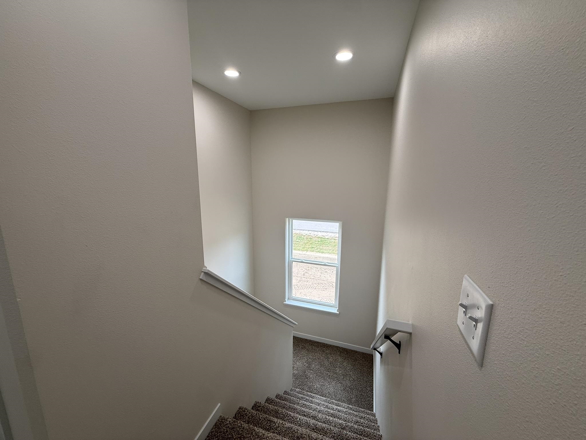 561 Amberwood Way Property Photo 26