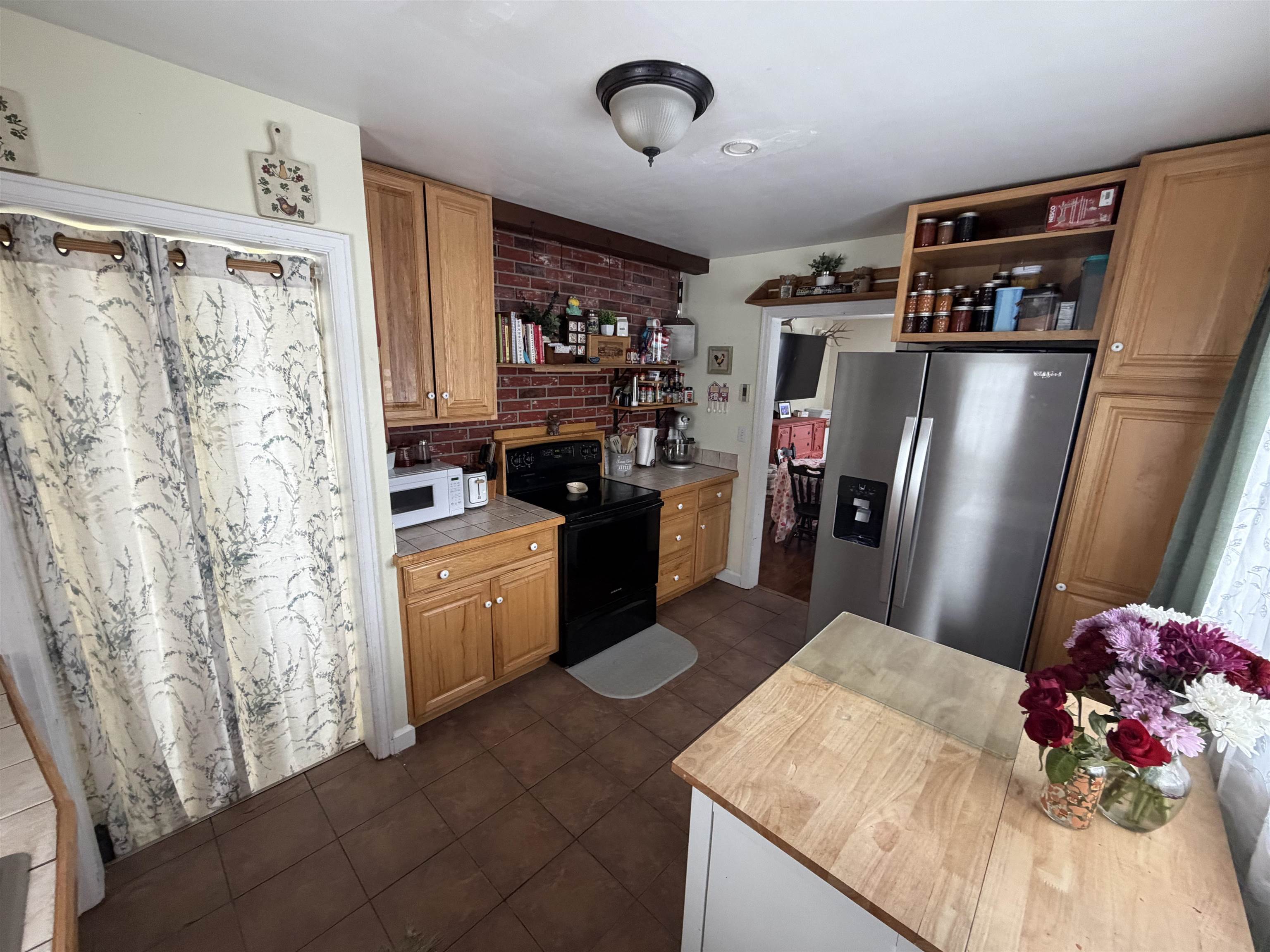 609 W Miner Avenue Property Photo 4