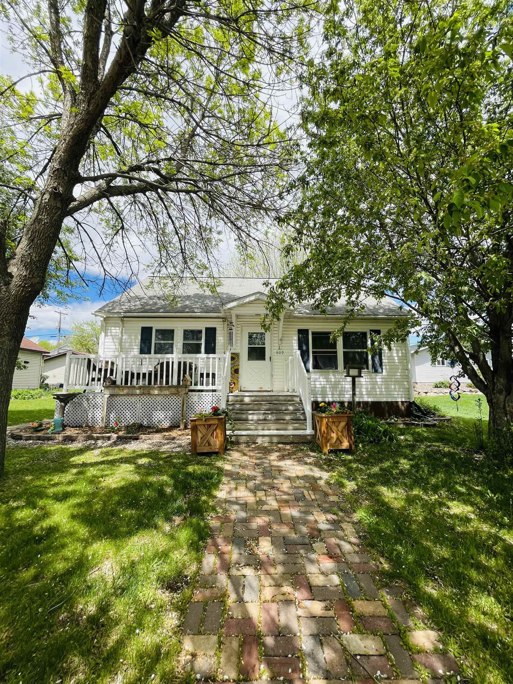 609 W Miner Avenue Property Photo 21