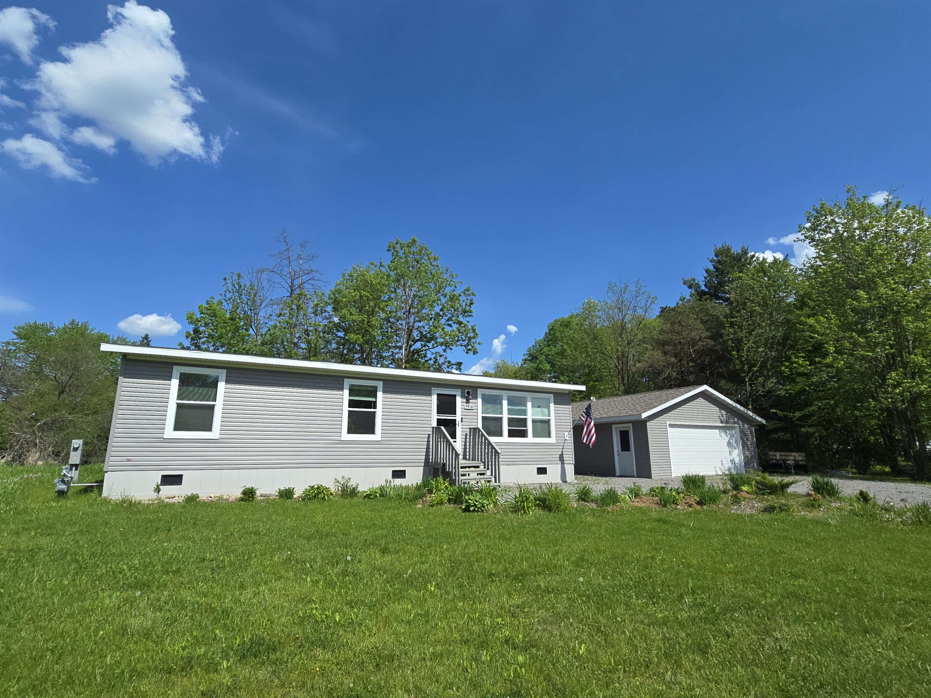 4918 Meadow Lane Property Photo 1