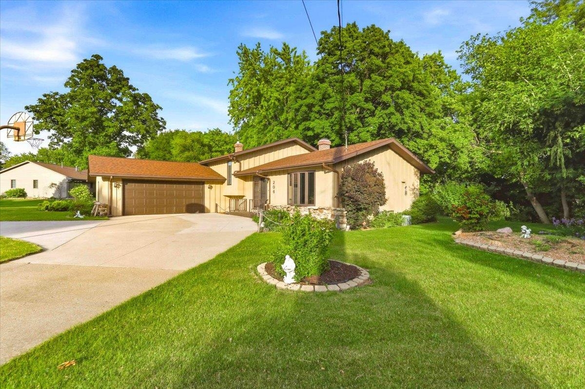 206 Buchanan Street Property Photo 4