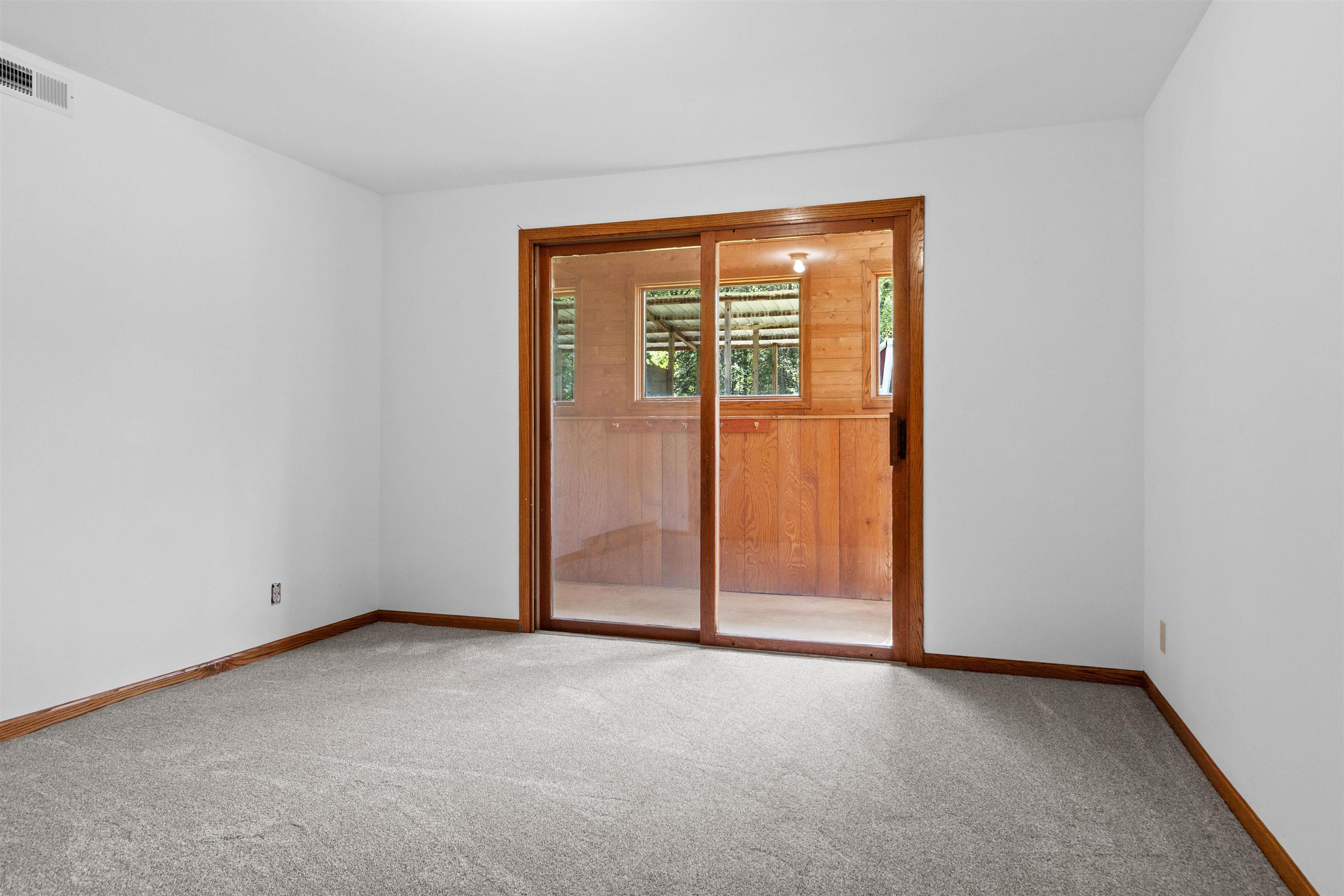 2401 Lakeview Drive Property Photo 23