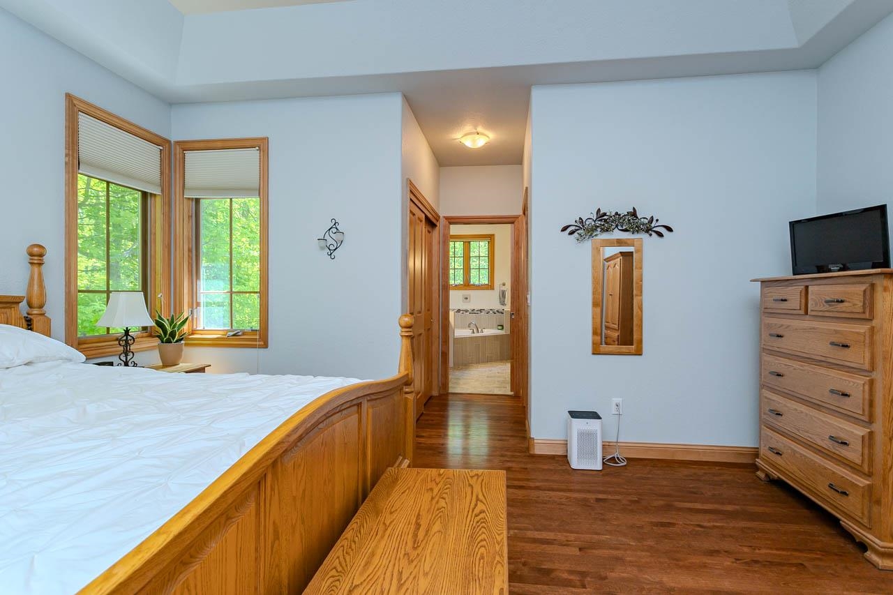 225210 Maplewood Drive Property Photo 30