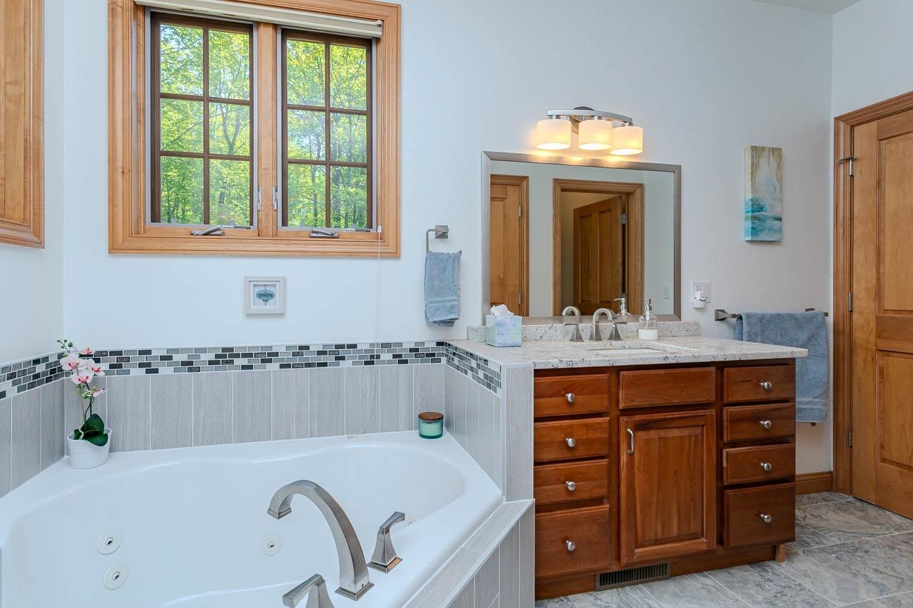 225210 Maplewood Drive Property Photo 32