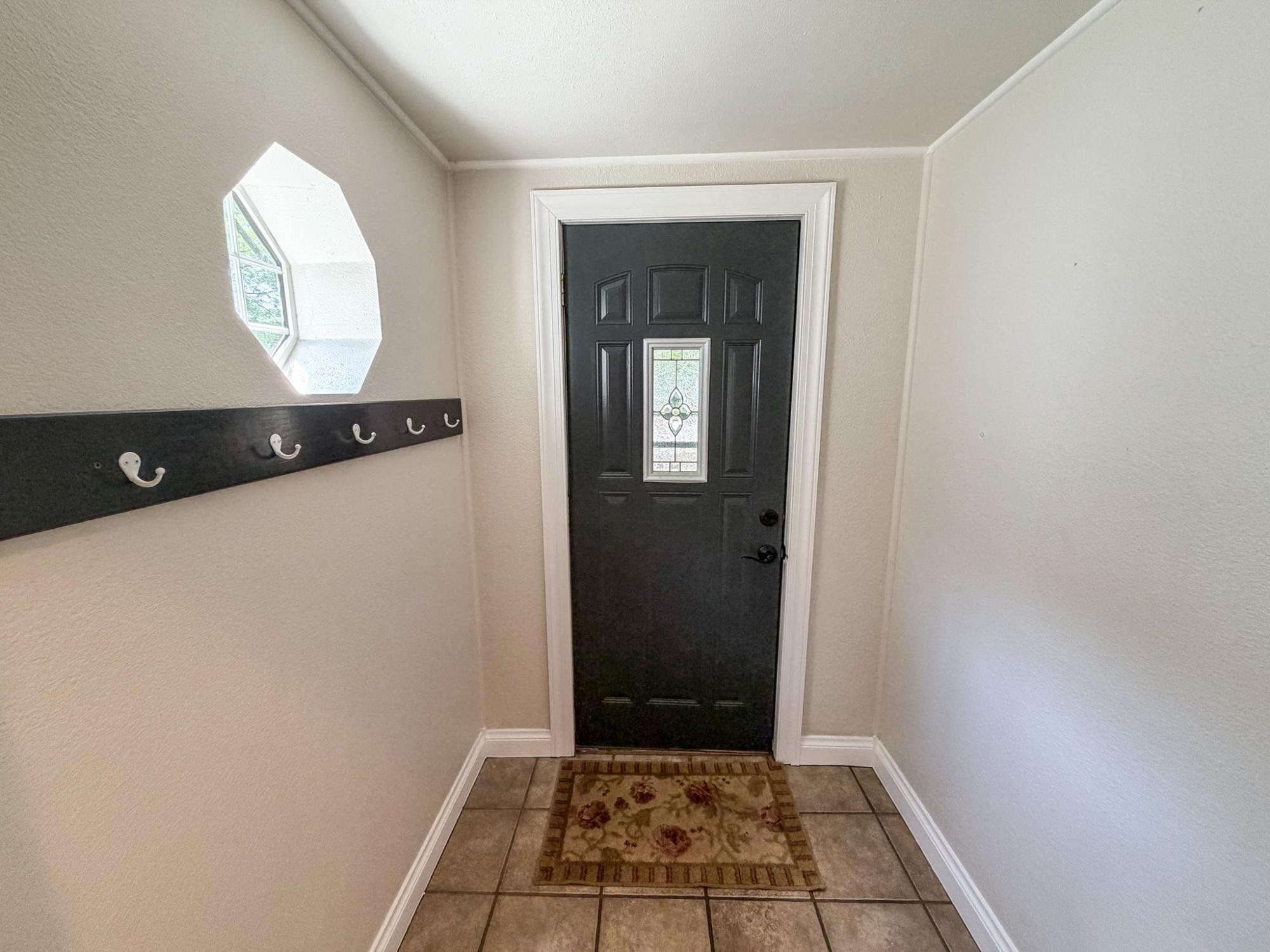 355 N Avon Avenue Property Photo 7