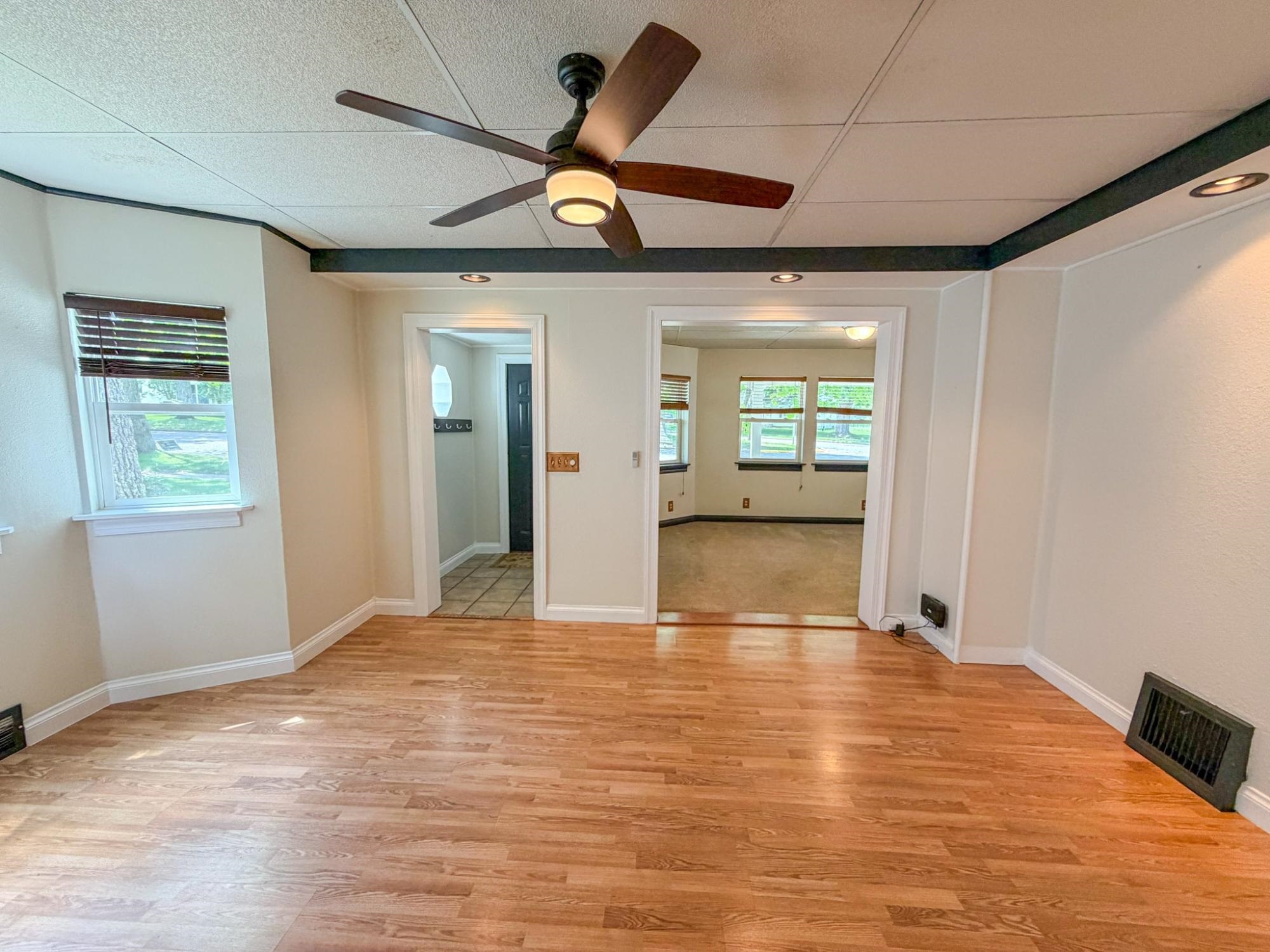 355 N Avon Avenue Property Photo 11