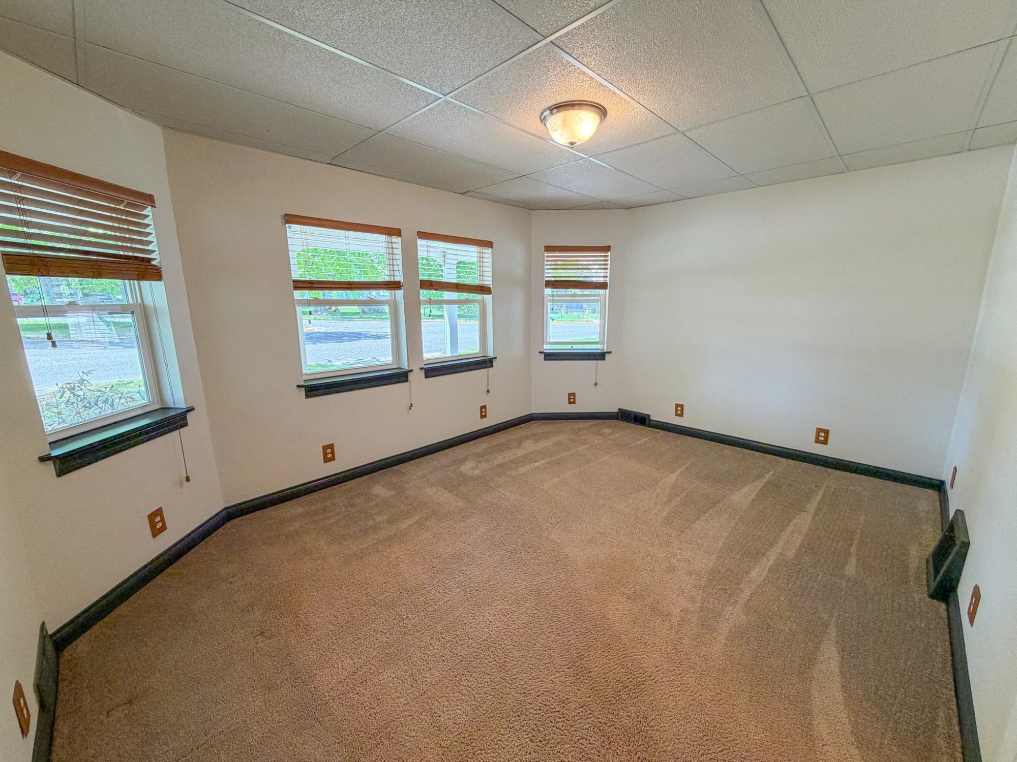 355 N Avon Avenue Property Photo 12