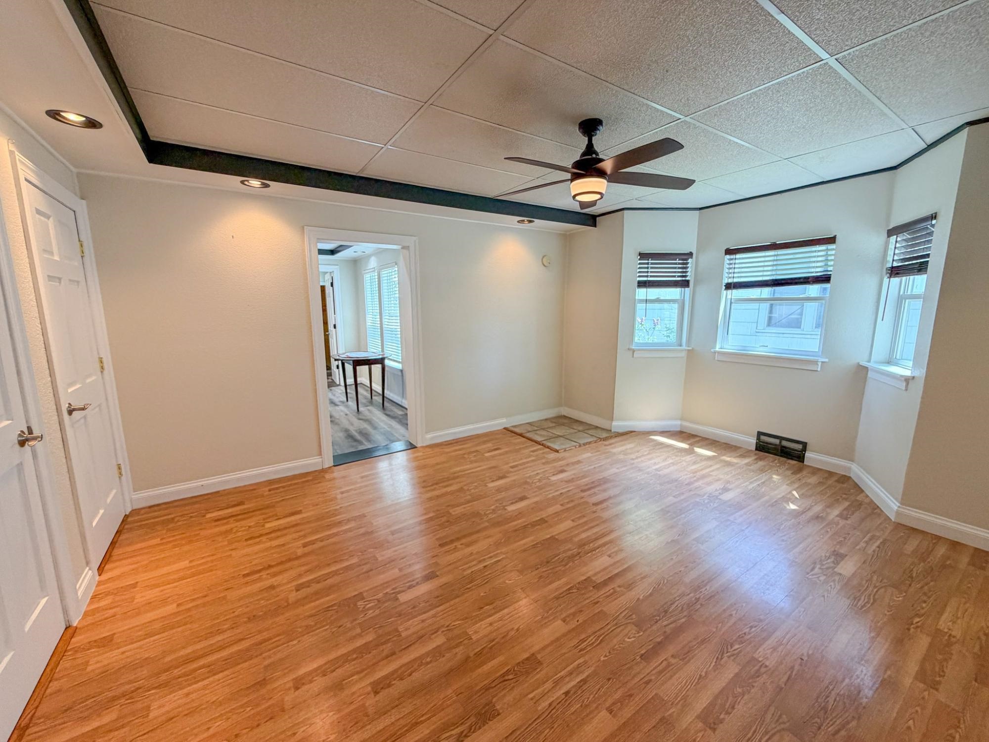 355 N Avon Avenue Property Photo 14
