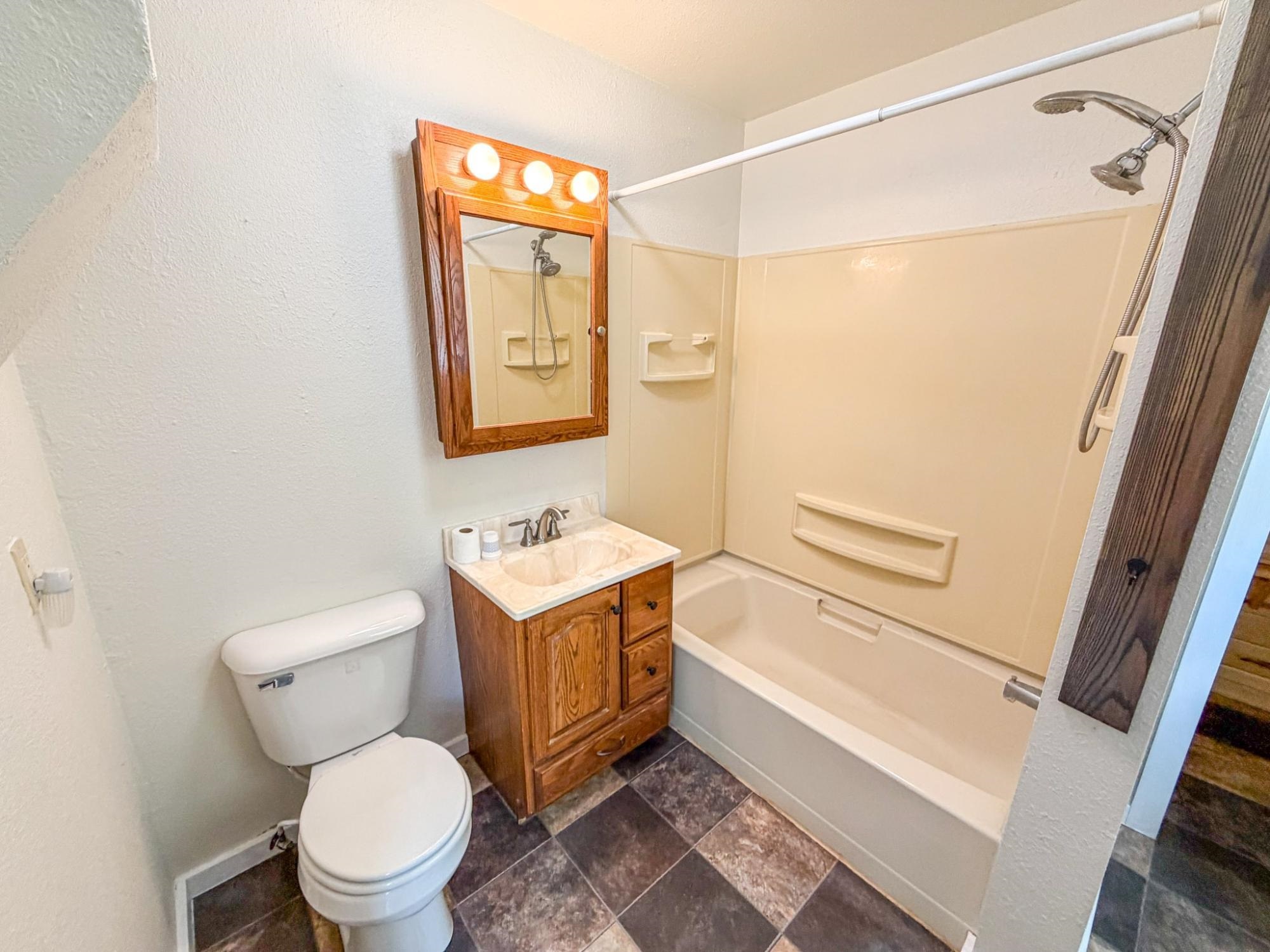 355 N Avon Avenue Property Photo 28