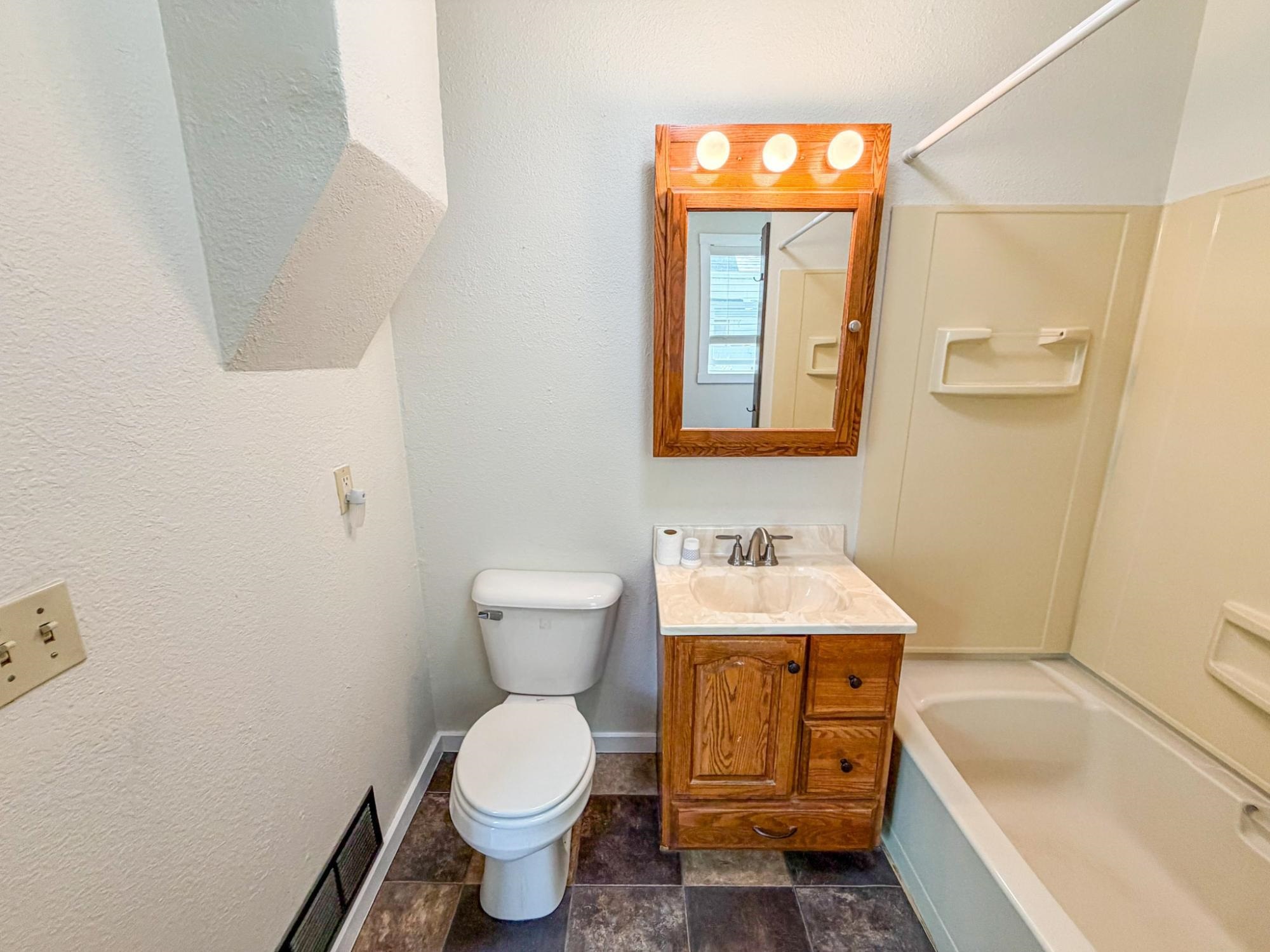 355 N Avon Avenue Property Photo 29