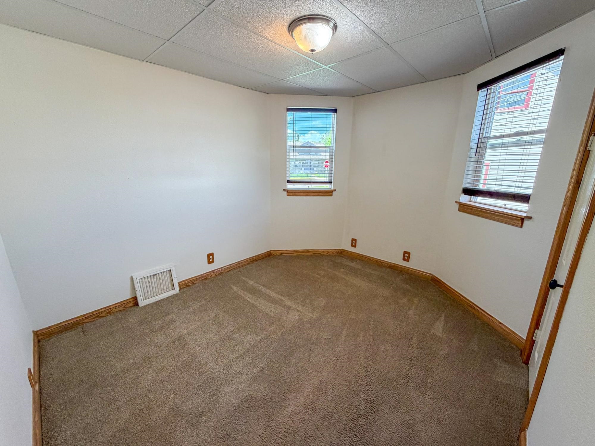 355 N Avon Avenue Property Photo 34