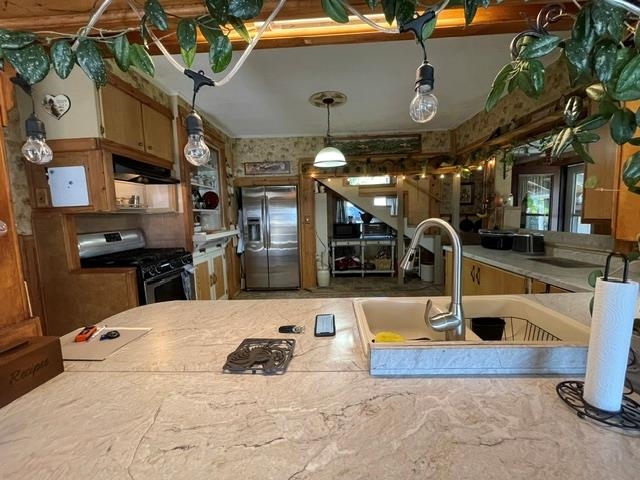 719 Clermont Street Property Photo 12
