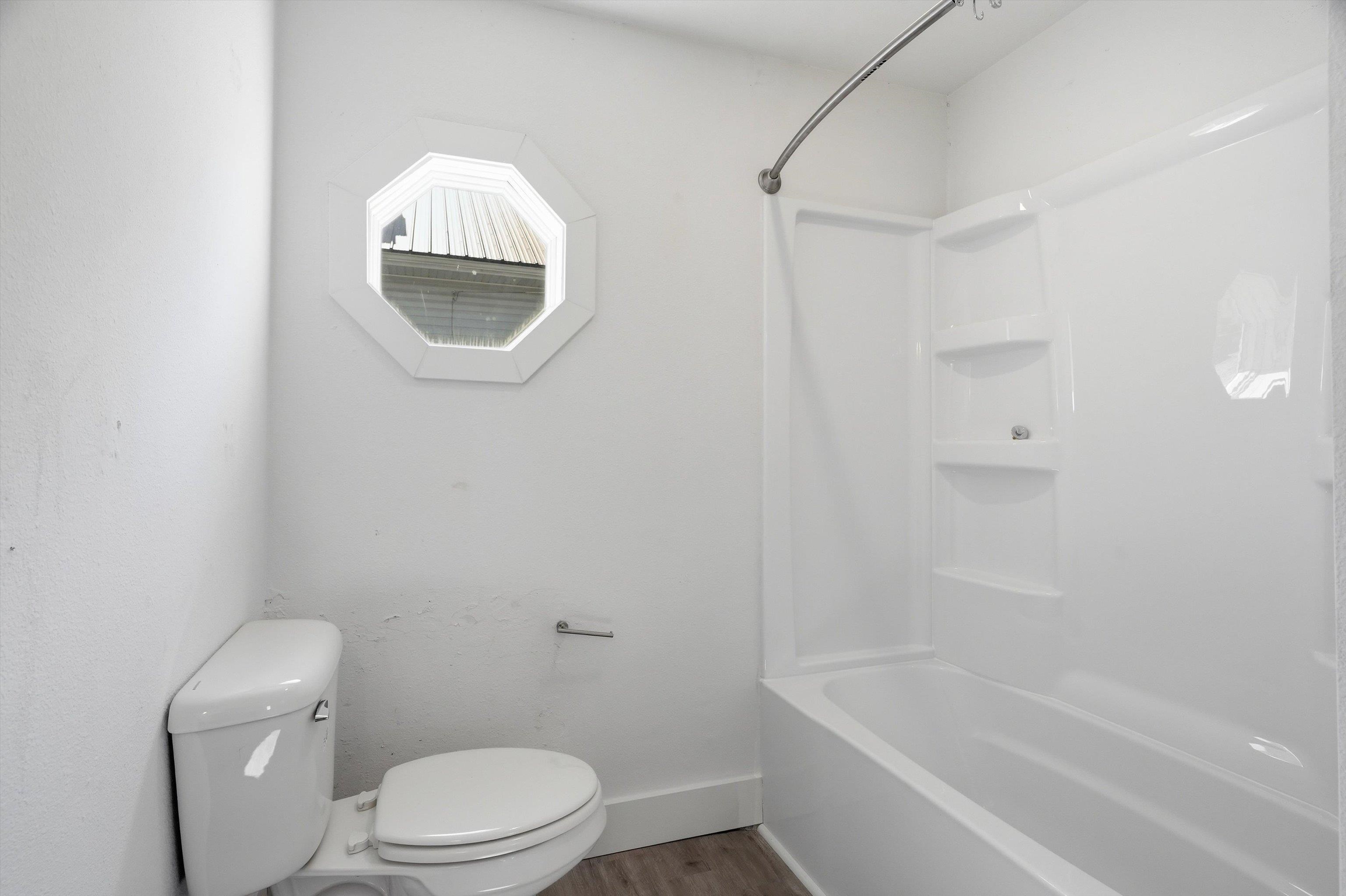 208 E 4th Street Property Photo 20