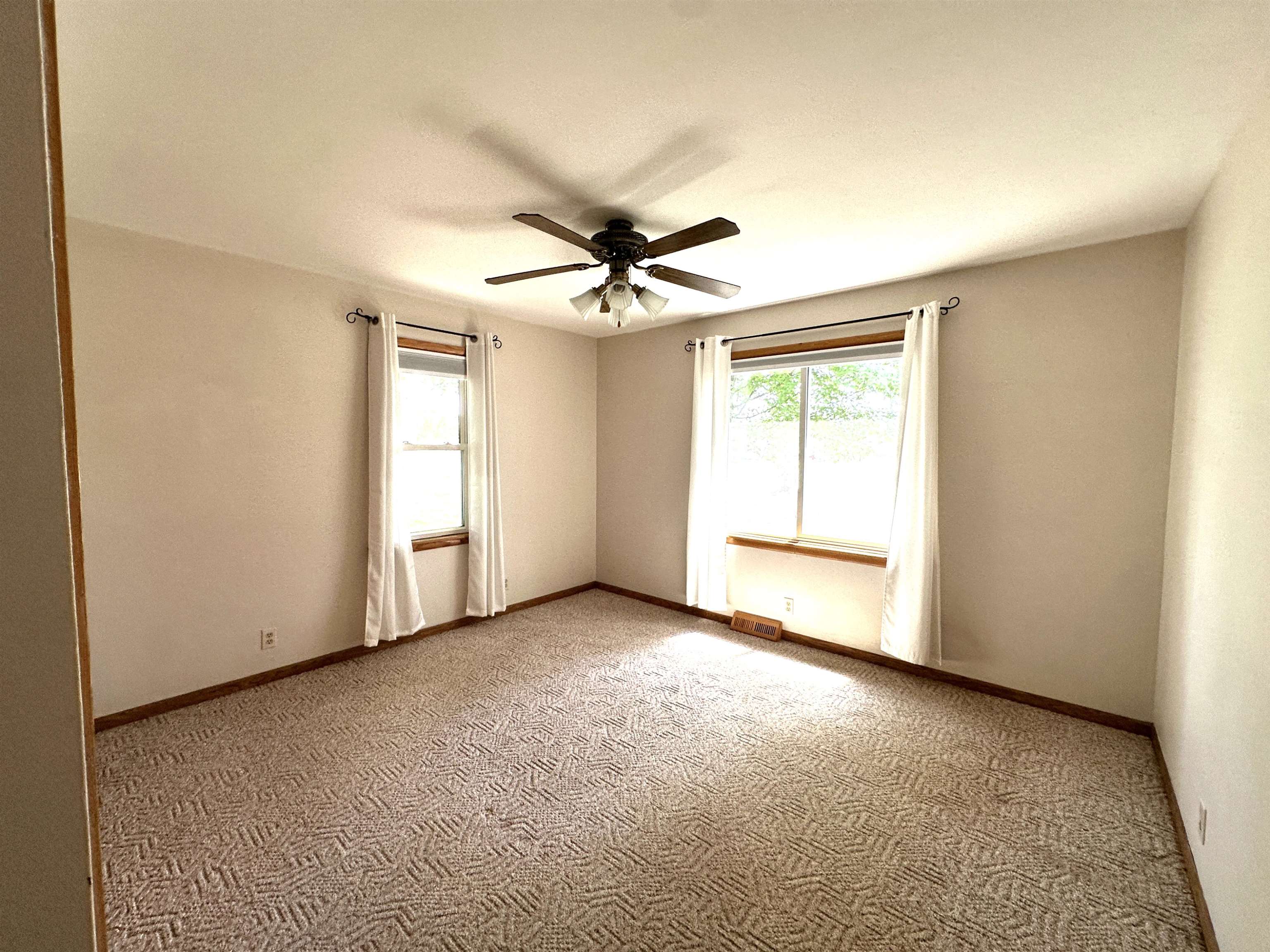 4011 Griffith Avenue Property Photo 21