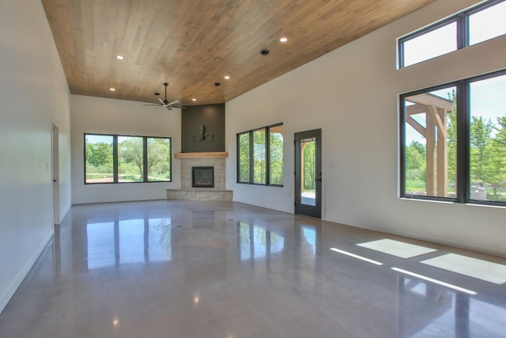 3262 North Road Property Photo 13