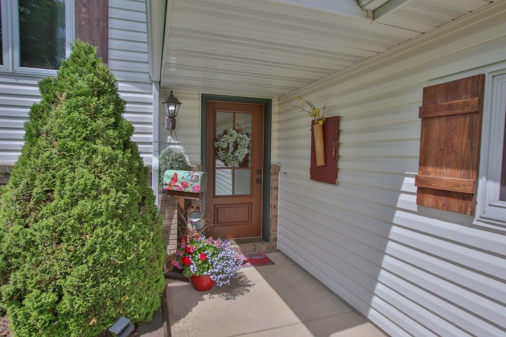 2167 Meadow Drive Property Photo 4
