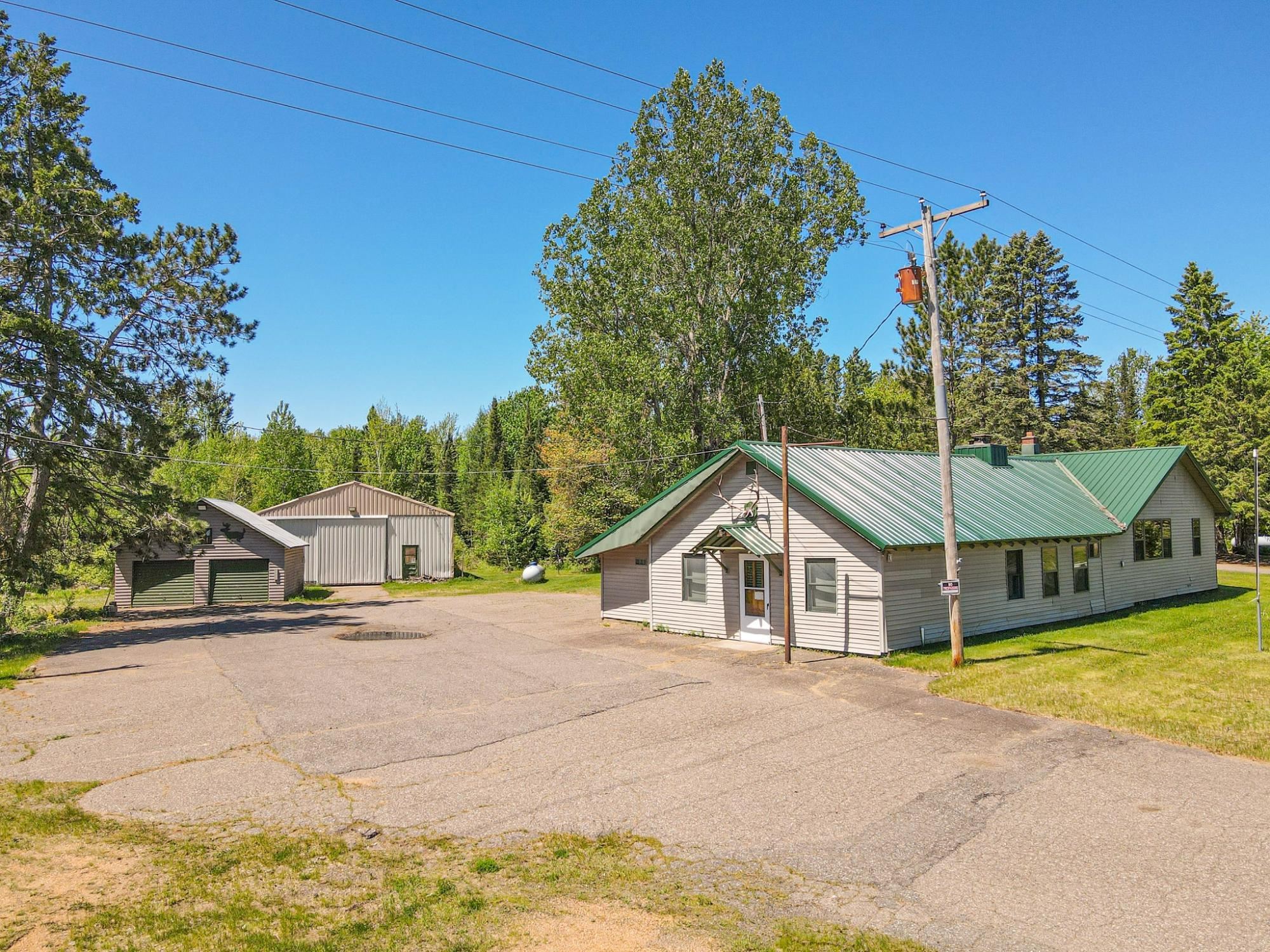 N9507 State Highway 13 Property Photo 1