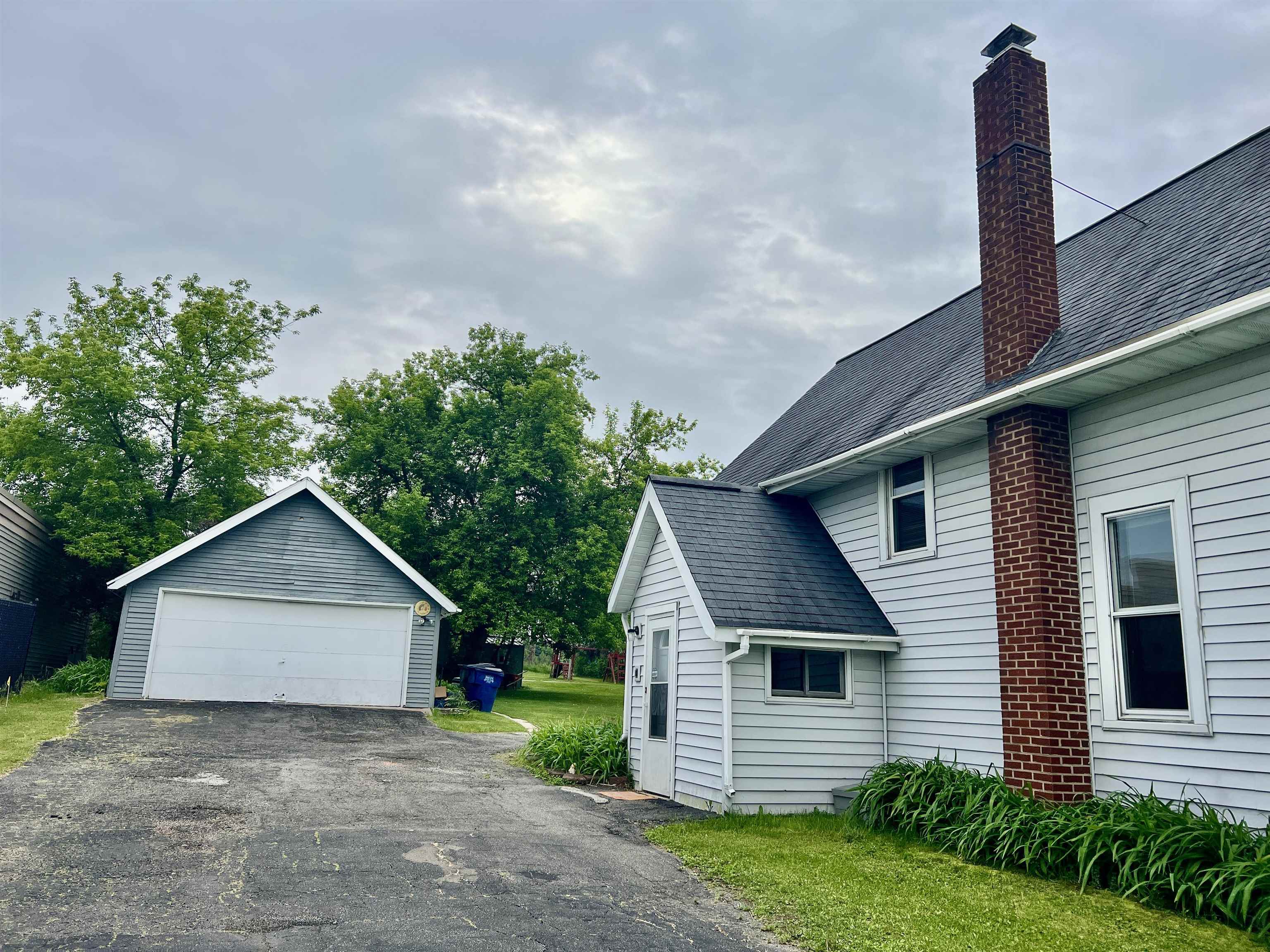 400 Genesee Street Property Photo 12