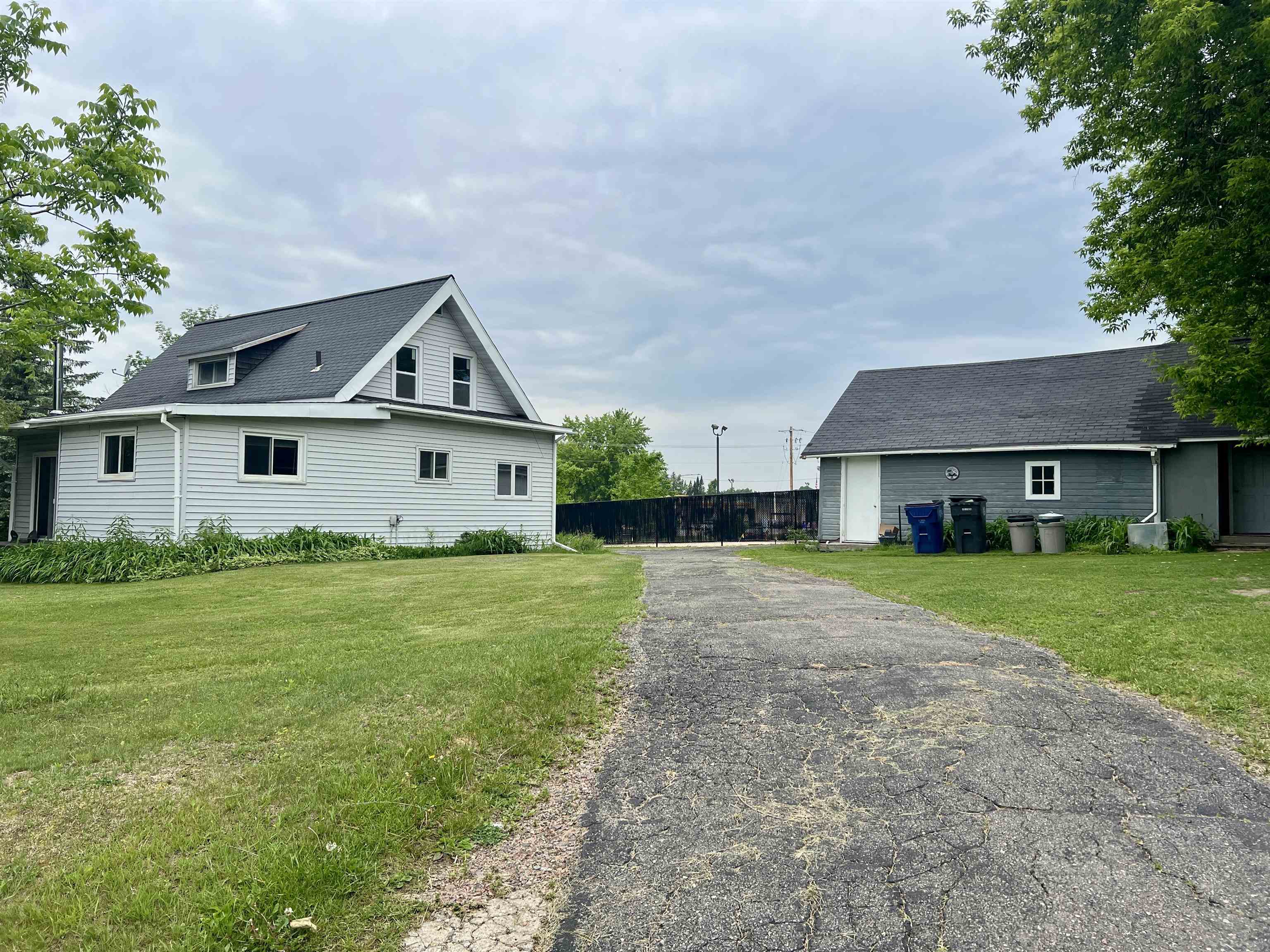 400 Genesee Street Property Photo 16