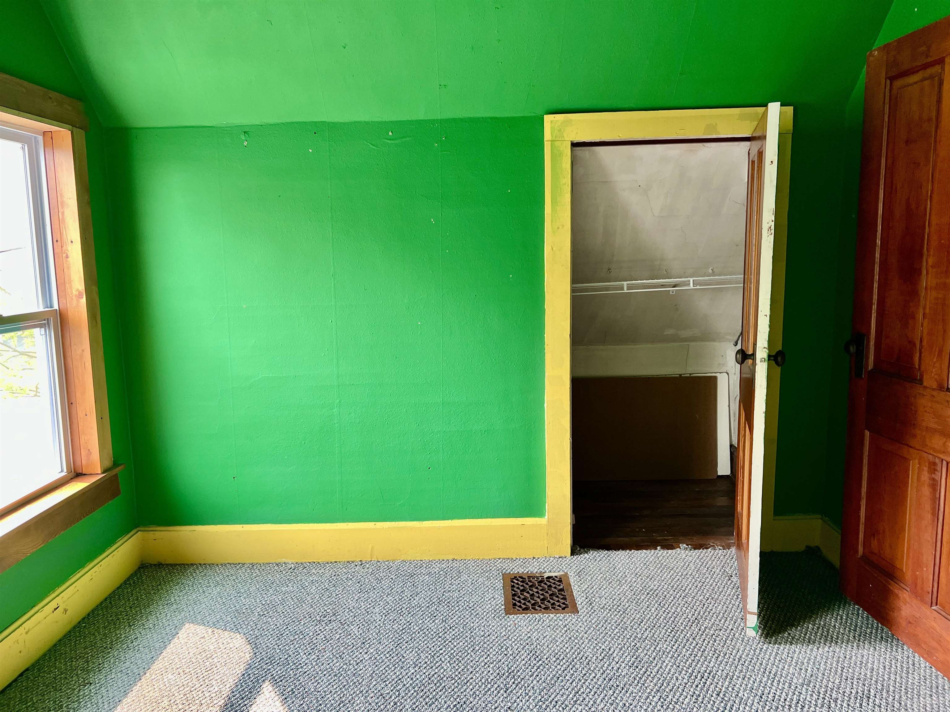 400 Genesee Street Property Photo 31