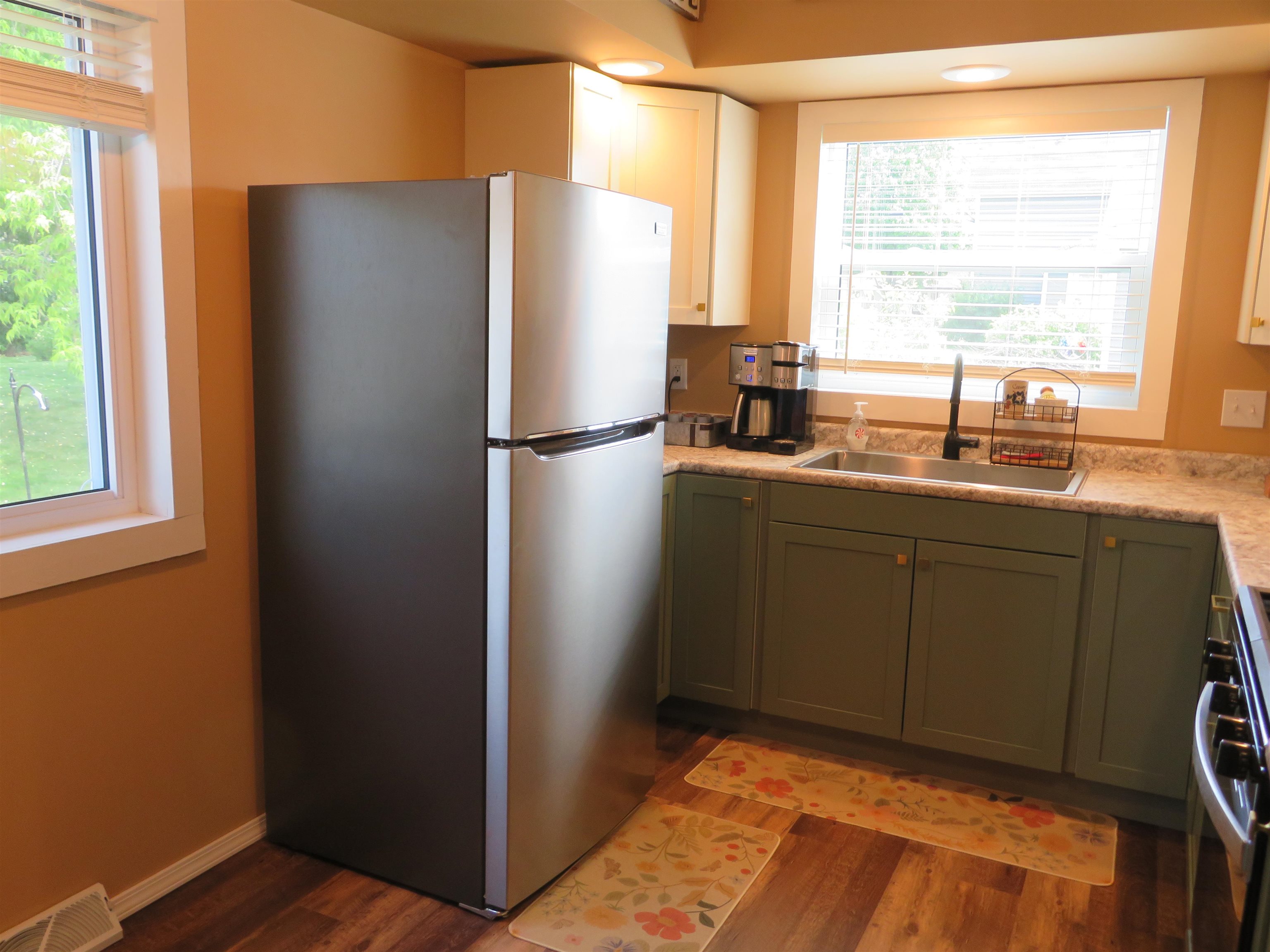 1208 E 9th Street Property Photo 6