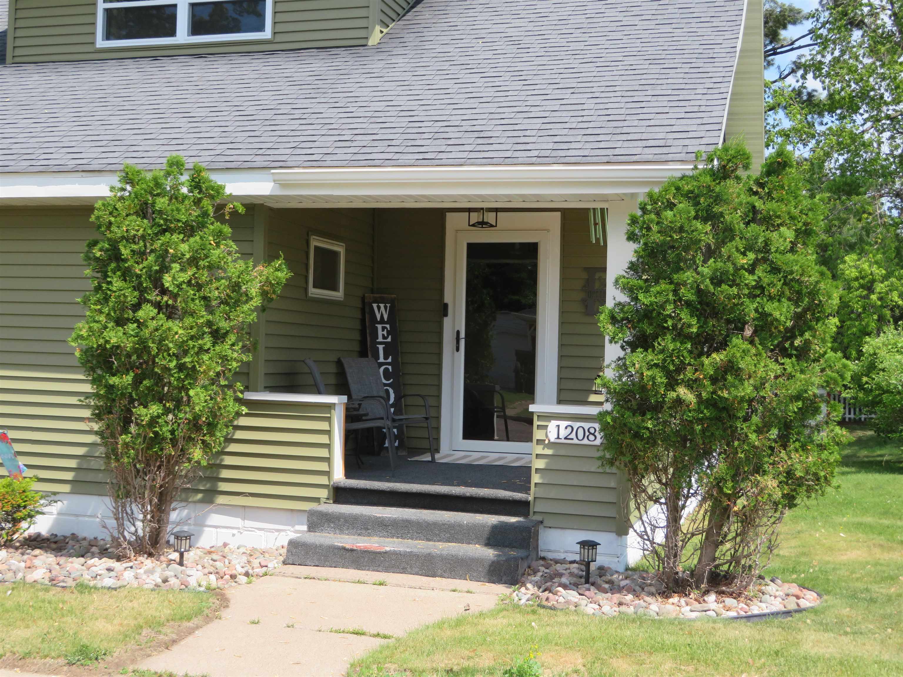 1208 E 9th Street Property Photo 59