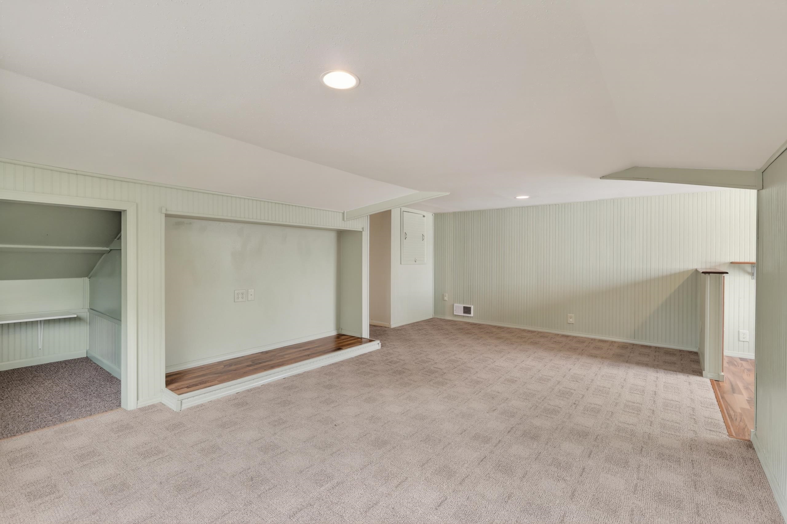 640 Avon Street Property Photo 21