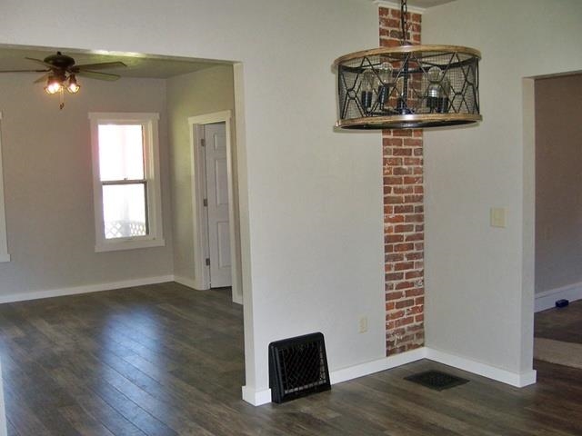 208 S West Street Property Photo 4