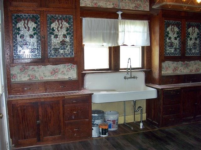 208 S West Street Property Photo 6