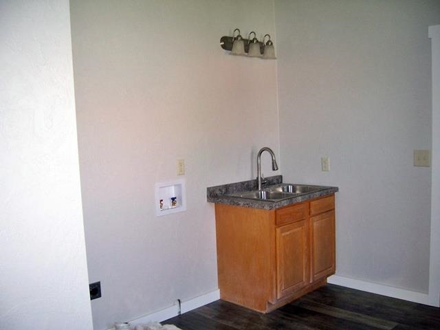 208 S West Street Property Photo 10