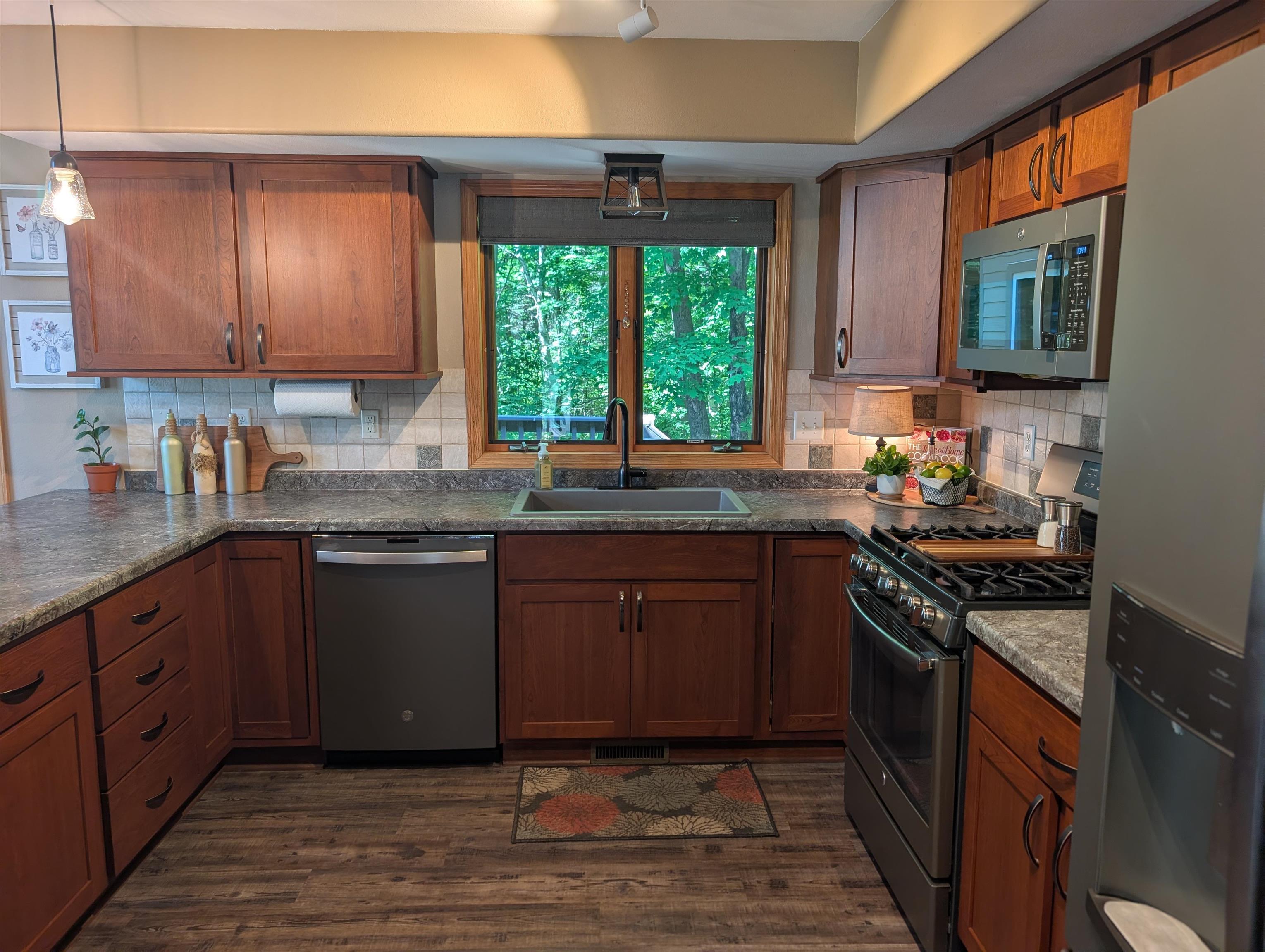 222814 Hidden Valley Road Property Photo 4