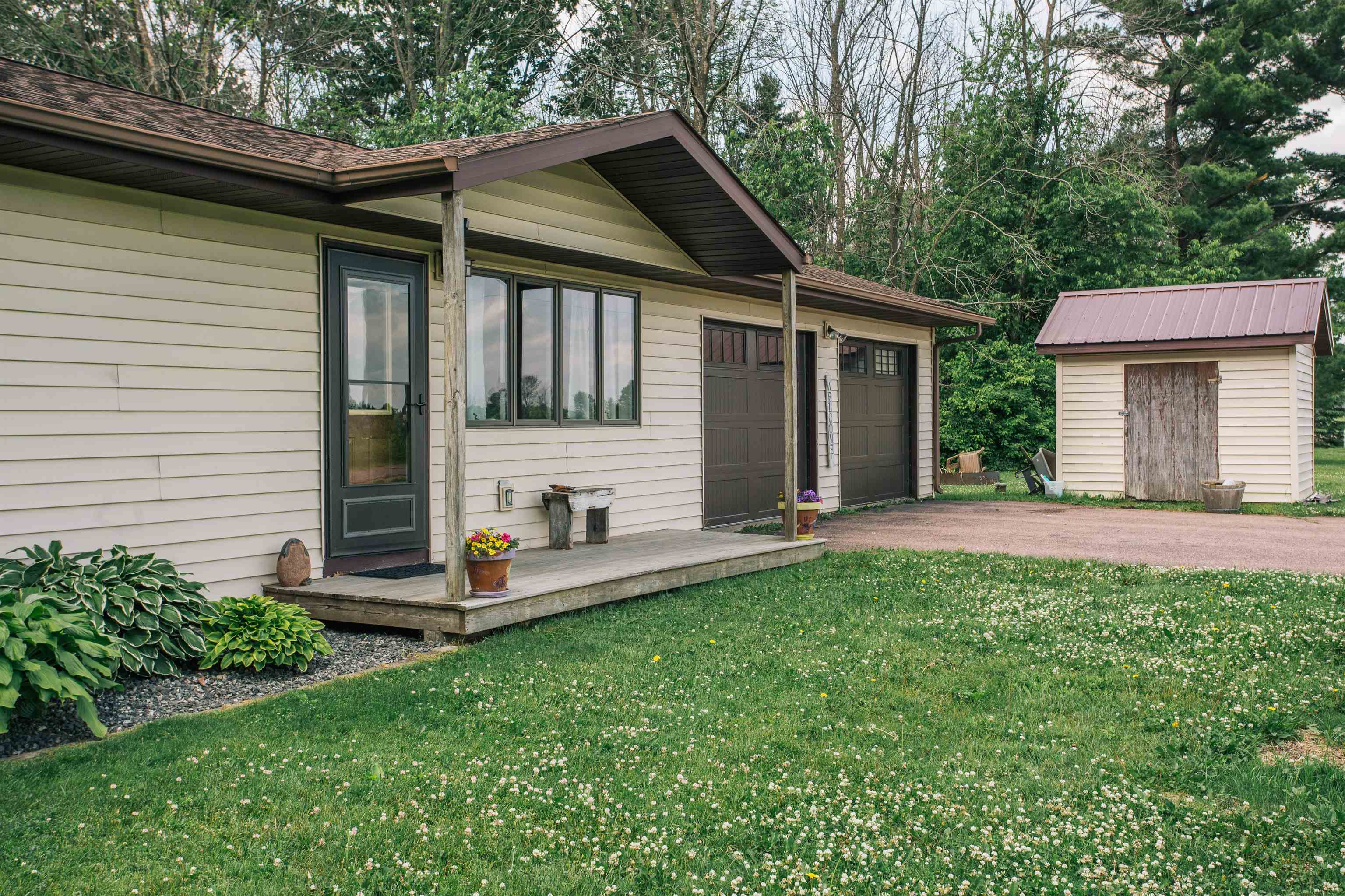 W6833 Ridge Road Property Photo 3